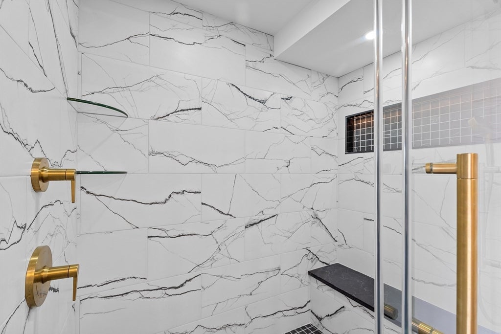 Plymouth, Massachusetts, 02360, United States, 4 Bedrooms Bedrooms, ,4 BathroomsBathrooms,Residential,For Sale,1981887