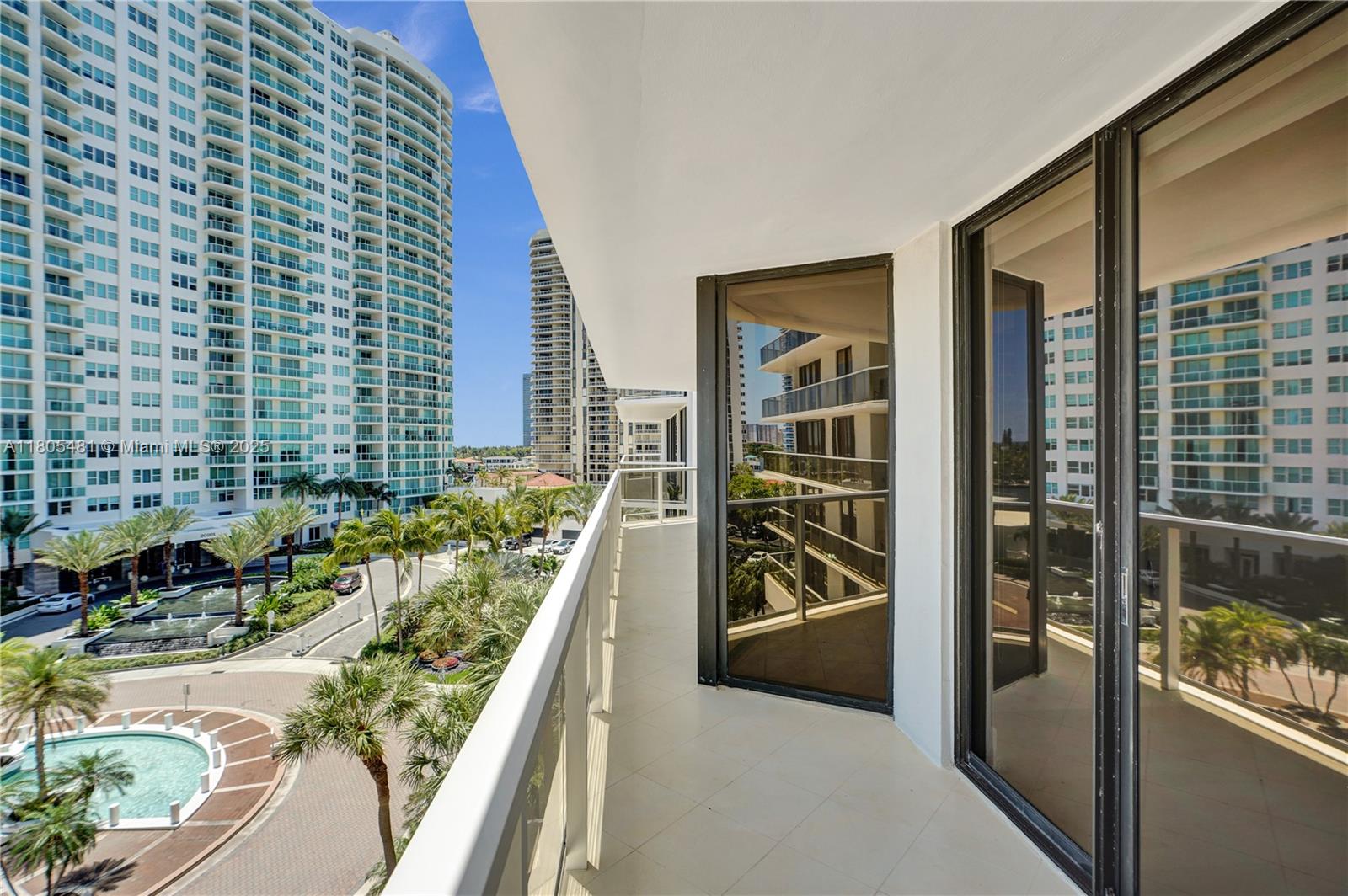 Aventura, Florida, 33180, United States, 2 Bedrooms Bedrooms, ,2 BathroomsBathrooms,Residential,For Sale,1827692