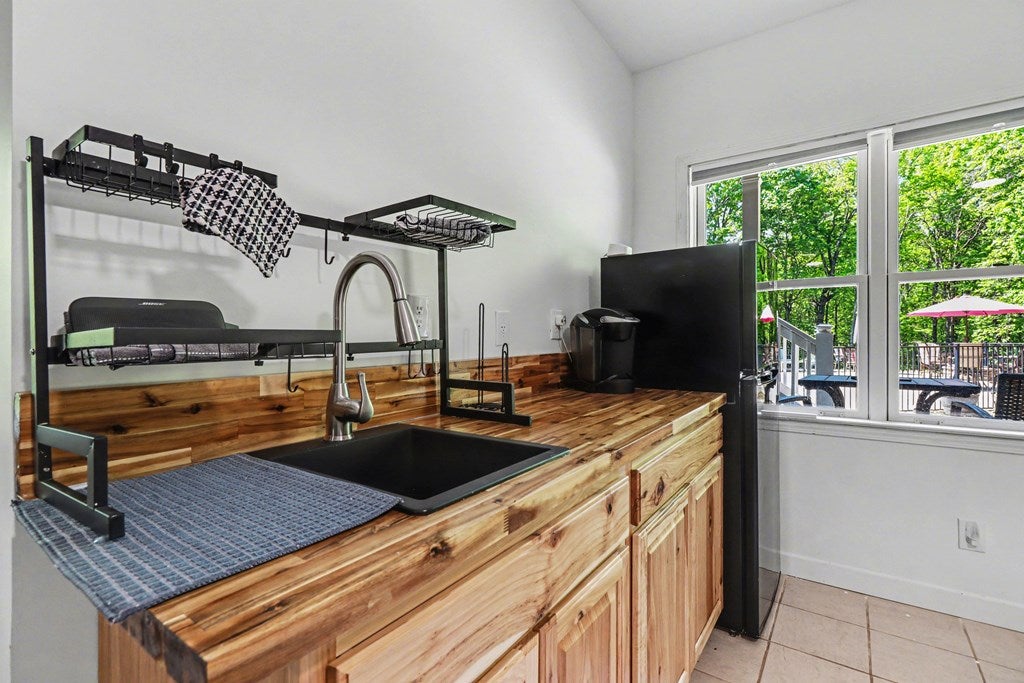 Ellijay, Georgia, 30540, United States, 3 Bedrooms Bedrooms, ,4 BathroomsBathrooms,Residential,For Sale,2044950