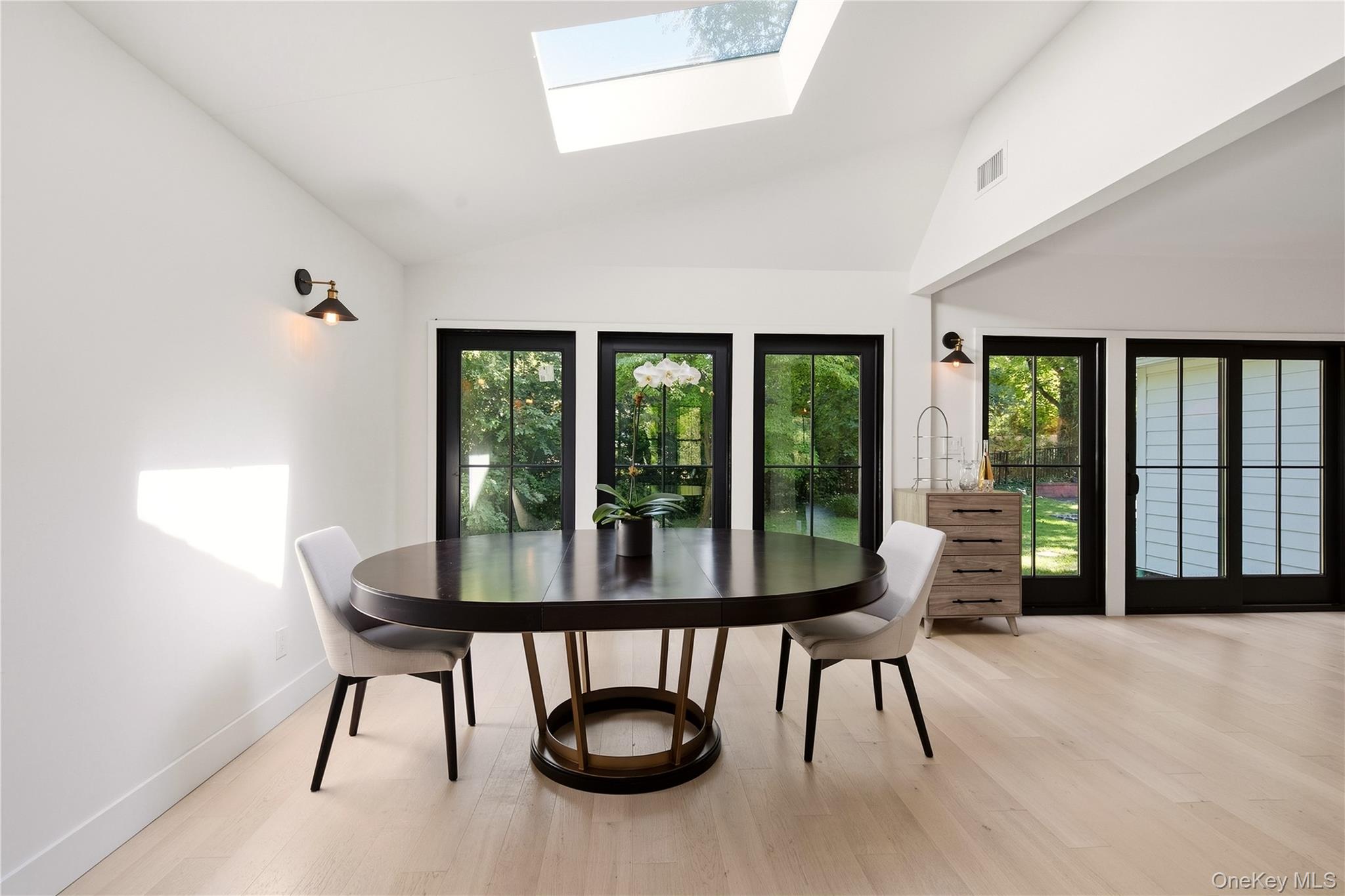  10 The Locusts, Roslyn Estates, NY, 11576 - 物件實景