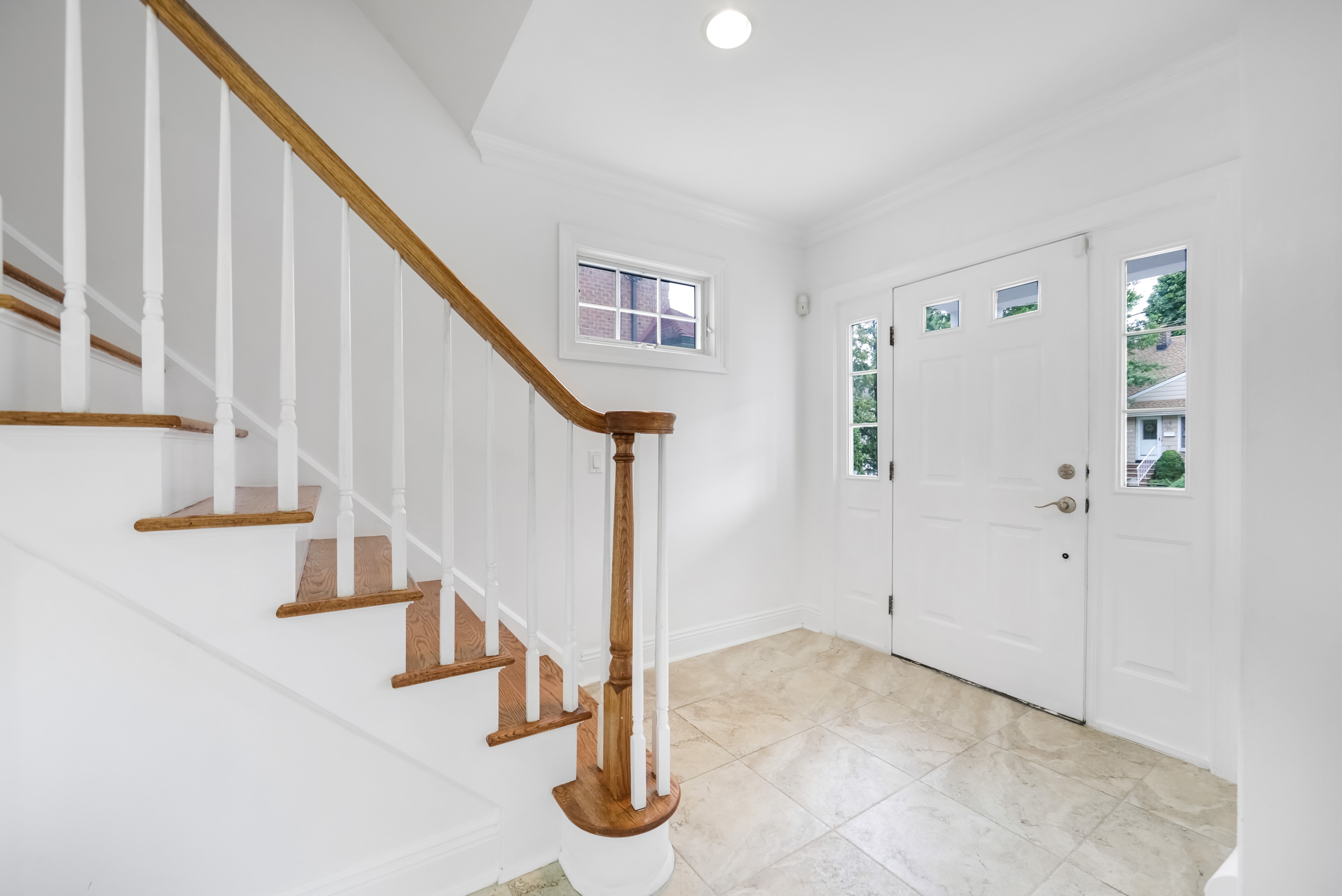 Fort Lee, New Jersey, 07024, United States, 5 Bedrooms Bedrooms, ,4 BathroomsBathrooms,Residential,For Sale,1981309