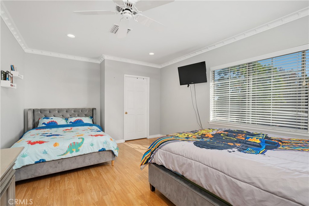 Valley Glen, California, 91401, United States, 4 Bedrooms Bedrooms, ,4 BathroomsBathrooms,Residential,For Sale,1990923