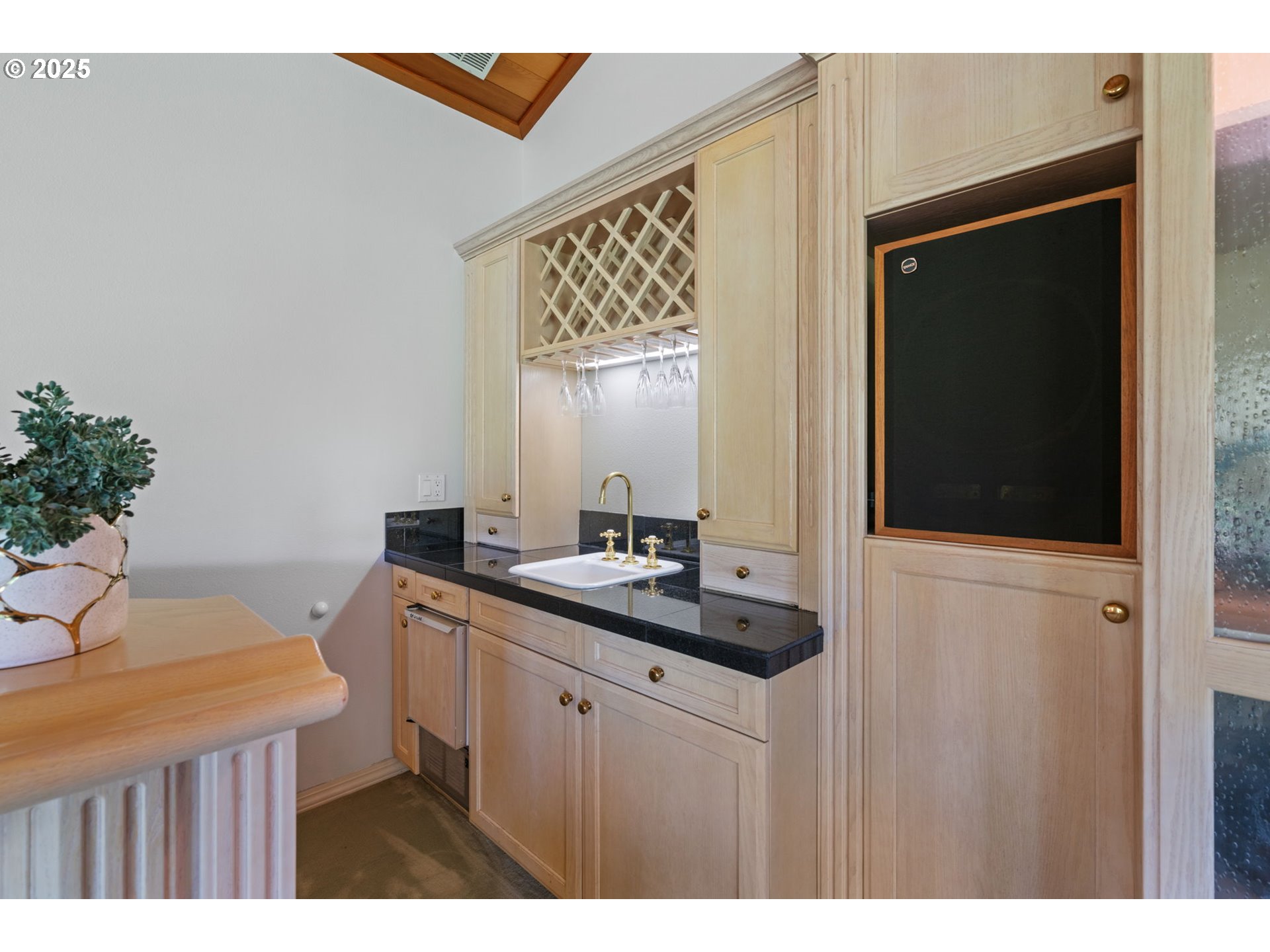 Vancouver, Washington, 98685, United States, 3 Bedrooms Bedrooms, ,4 BathroomsBathrooms,Residential,For Sale,2003472