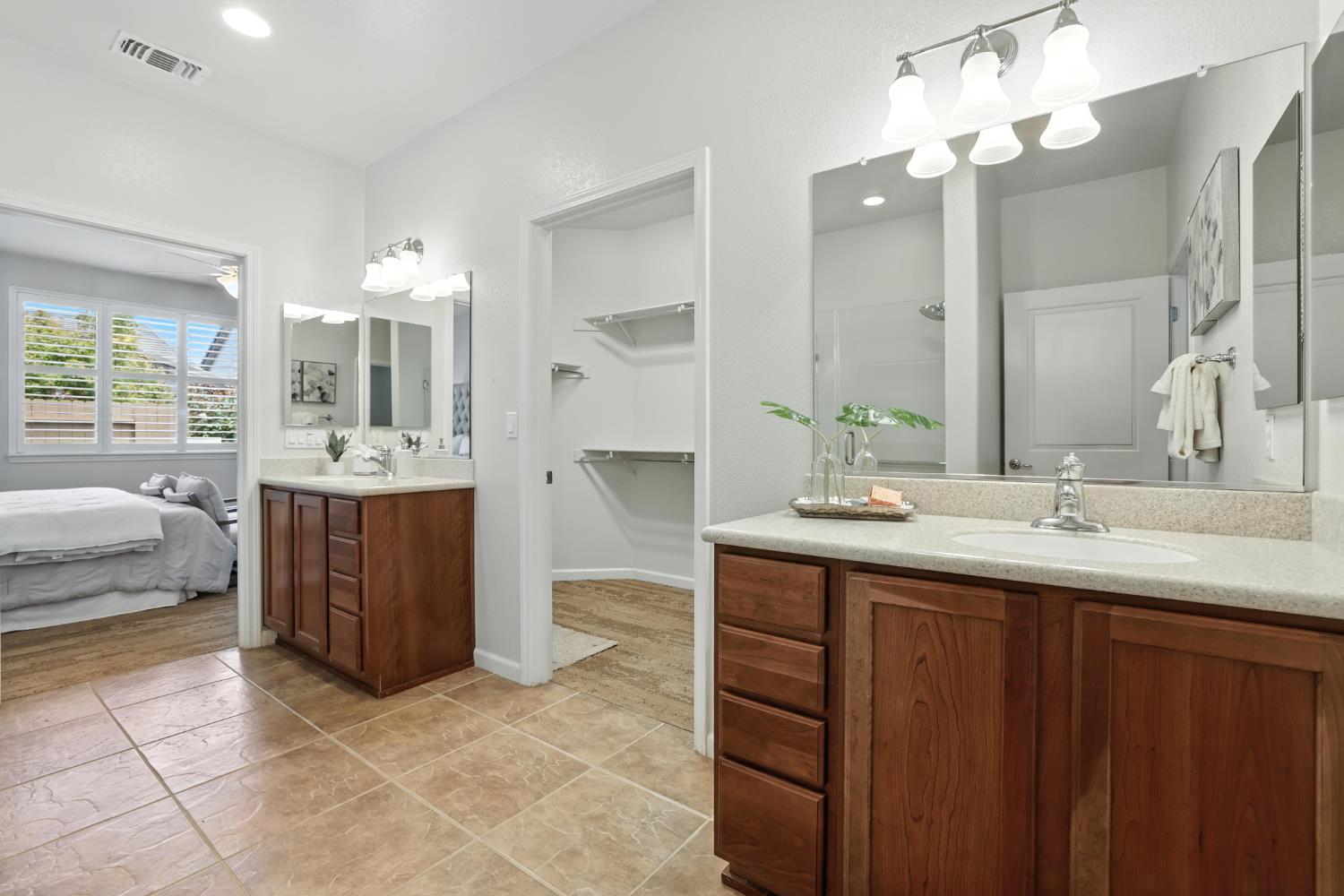 Elk Grove, California, 95757, United States, 2 Bedrooms Bedrooms, ,2 BathroomsBathrooms,Residential,For Sale,1901931