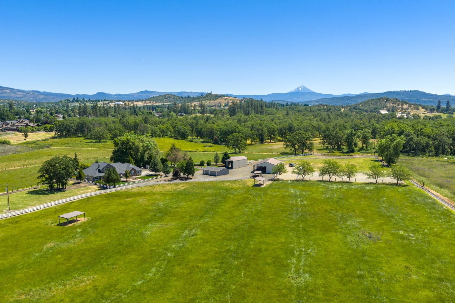 163 Hidden Valley Drive Eagle Point, OR 97524 - 物件實景