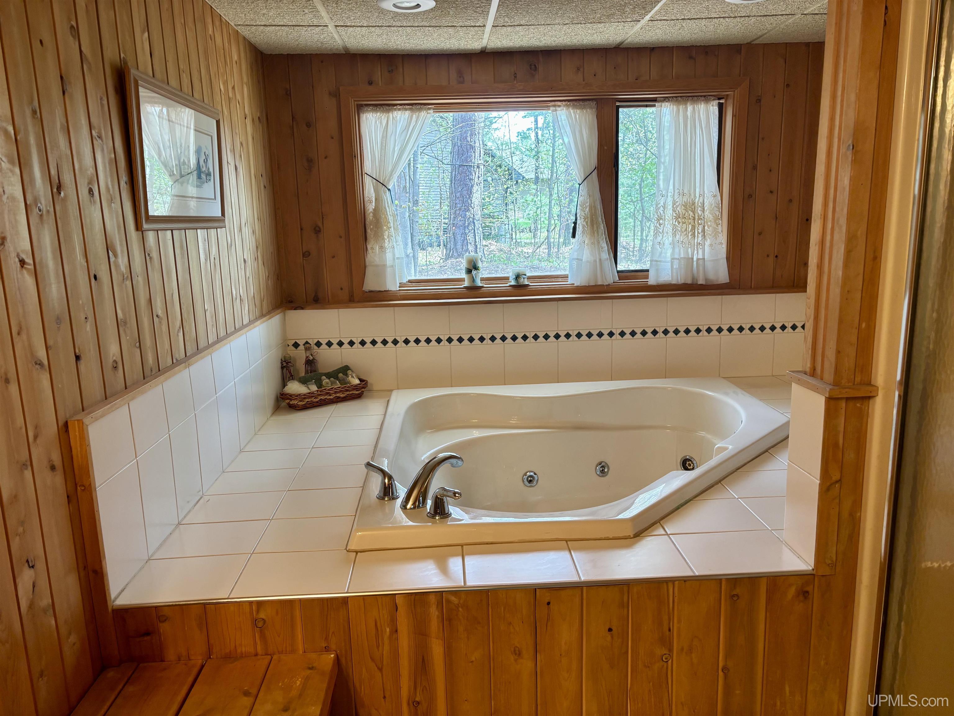 Marquette, Michigan, 49855, United States, 4 Bedrooms Bedrooms, ,3 BathroomsBathrooms,Residential,For Sale,1849824