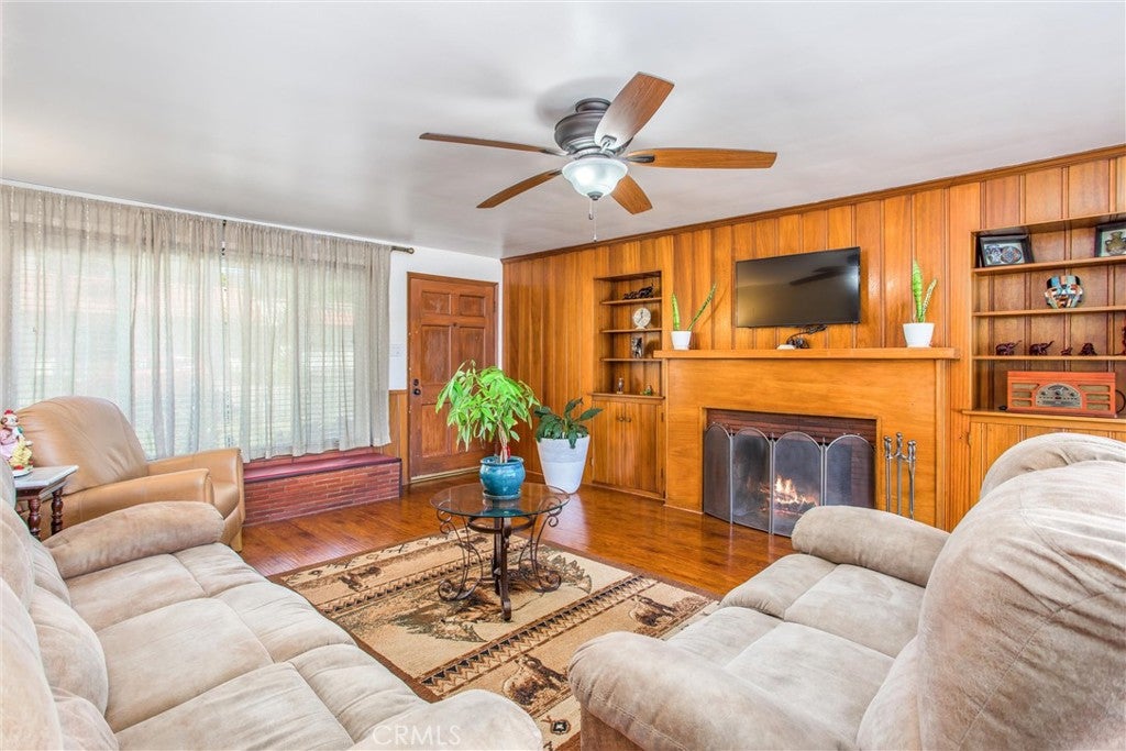 San Bernardino, California, 92404, United States, 3 Bedrooms Bedrooms, ,2 BathroomsBathrooms,Residential,For Sale,1983440