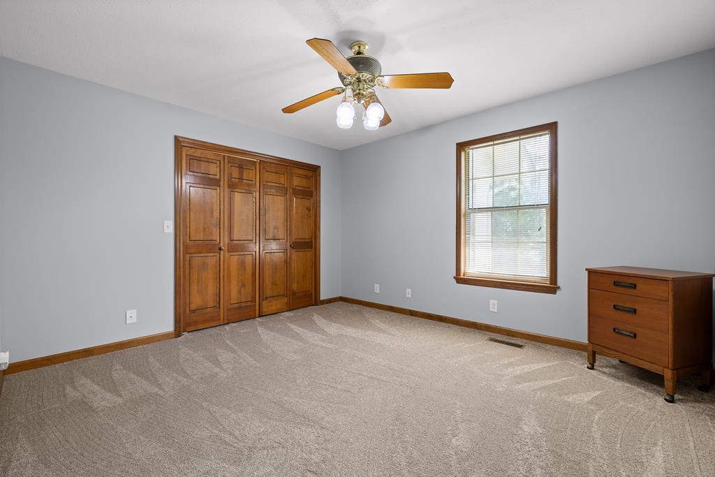 Ringgold, Georgia, 30736, United States, 6 Bedrooms Bedrooms, ,4 BathroomsBathrooms,Residential,For Sale,1927527