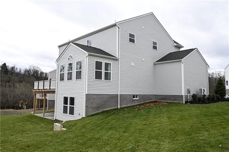 Oakdale, Pennsylvania, 15071, United States, 4 Bedrooms Bedrooms, ,4 BathroomsBathrooms,Residential,For Sale,2025427