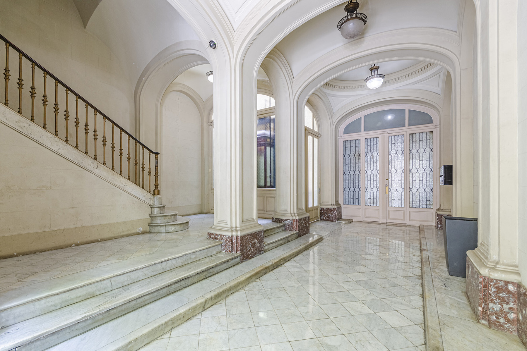  Spectacular corner apartment of large dimensions in Eixample - 物件實景