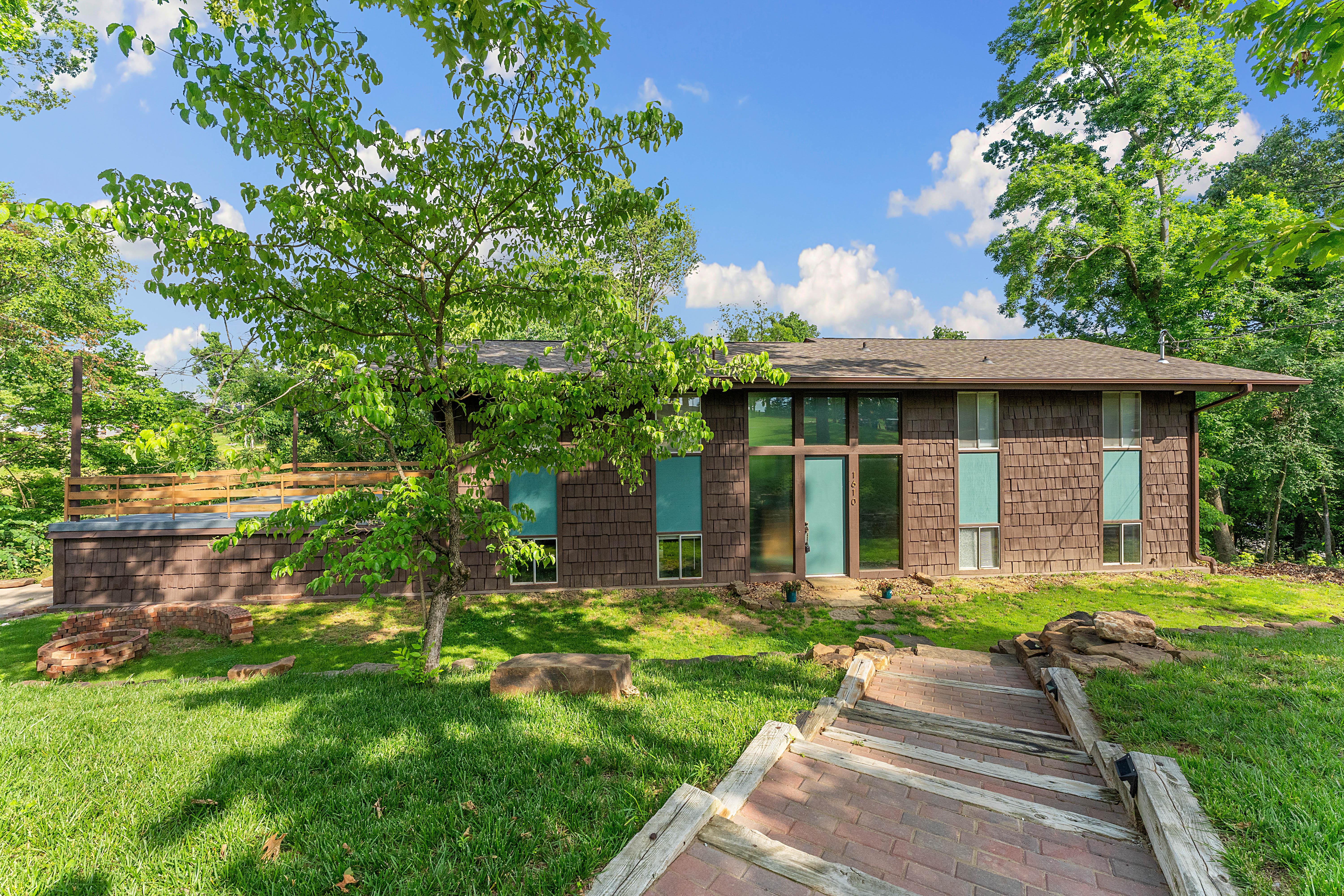 Bentonville, Arkansas, 72712, United States, 3 Bedrooms Bedrooms, ,2 BathroomsBathrooms,Residential,For Sale,1846586