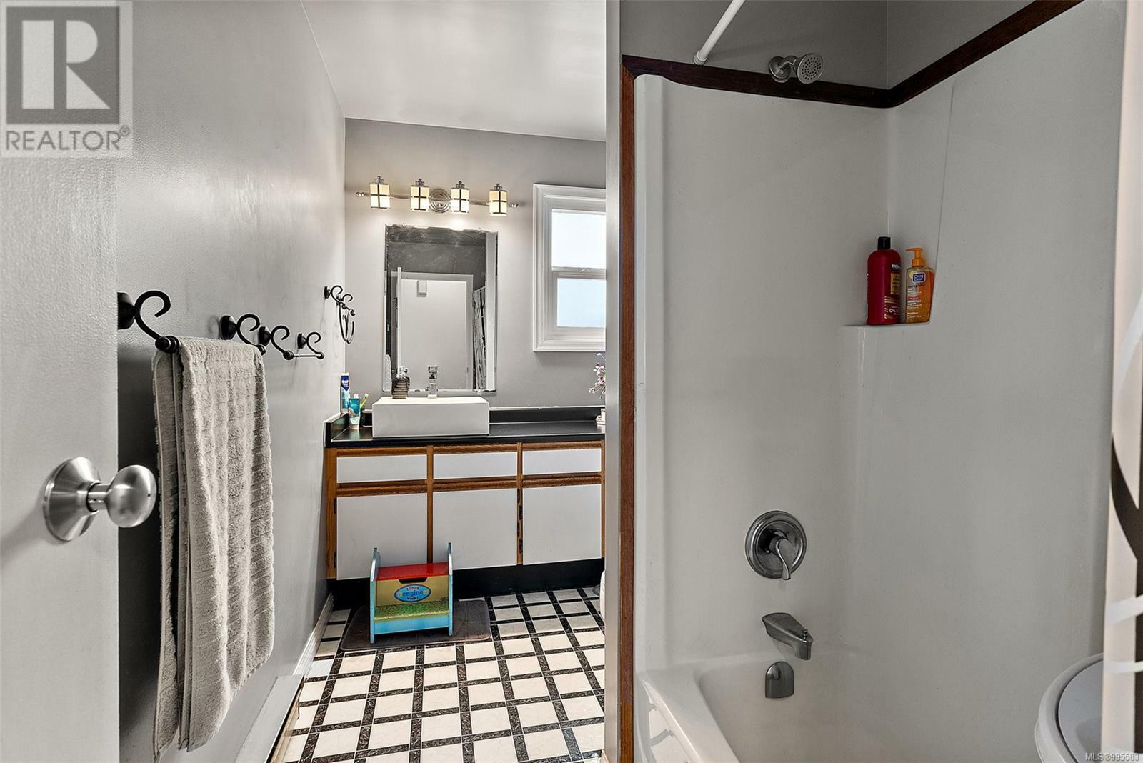 LANGFORD, British Columbia, V9B 5H6, CA, 3 Bedrooms Bedrooms, ,2 BathroomsBathrooms,Residential,For Sale,1875779