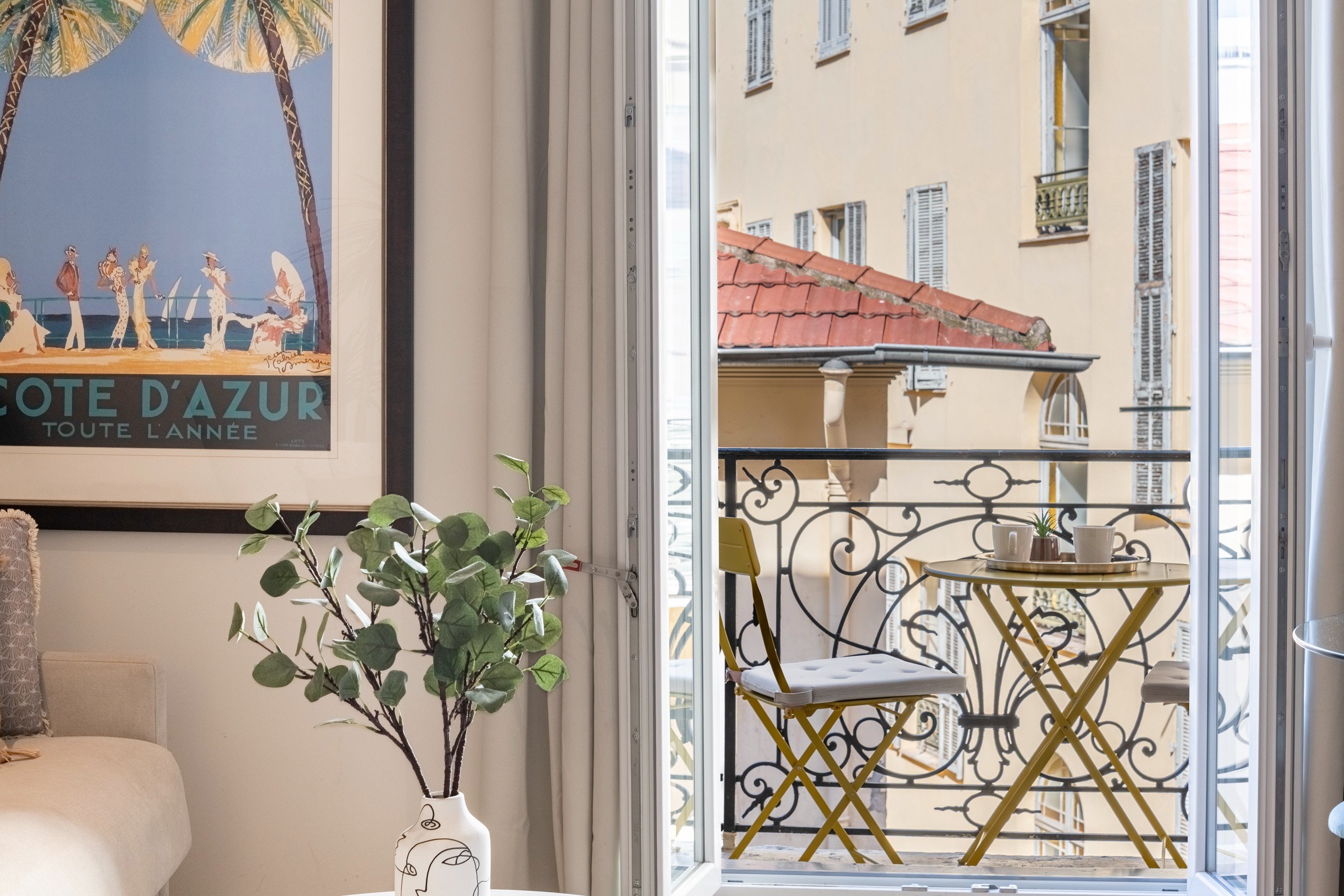  Studio apartment with sleeping area in Nice Carré d