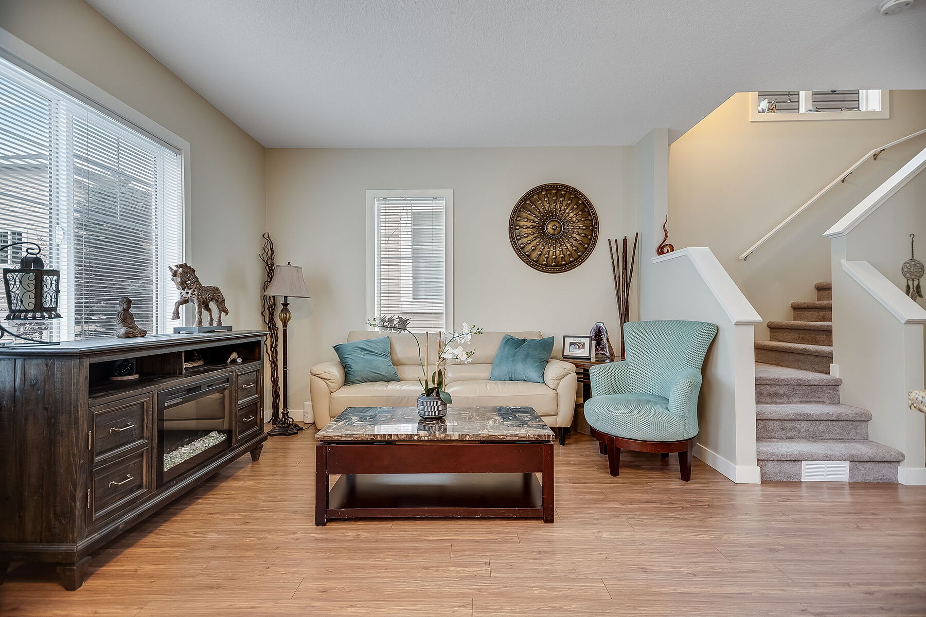  Chestermere, Rocky View - 物件實景