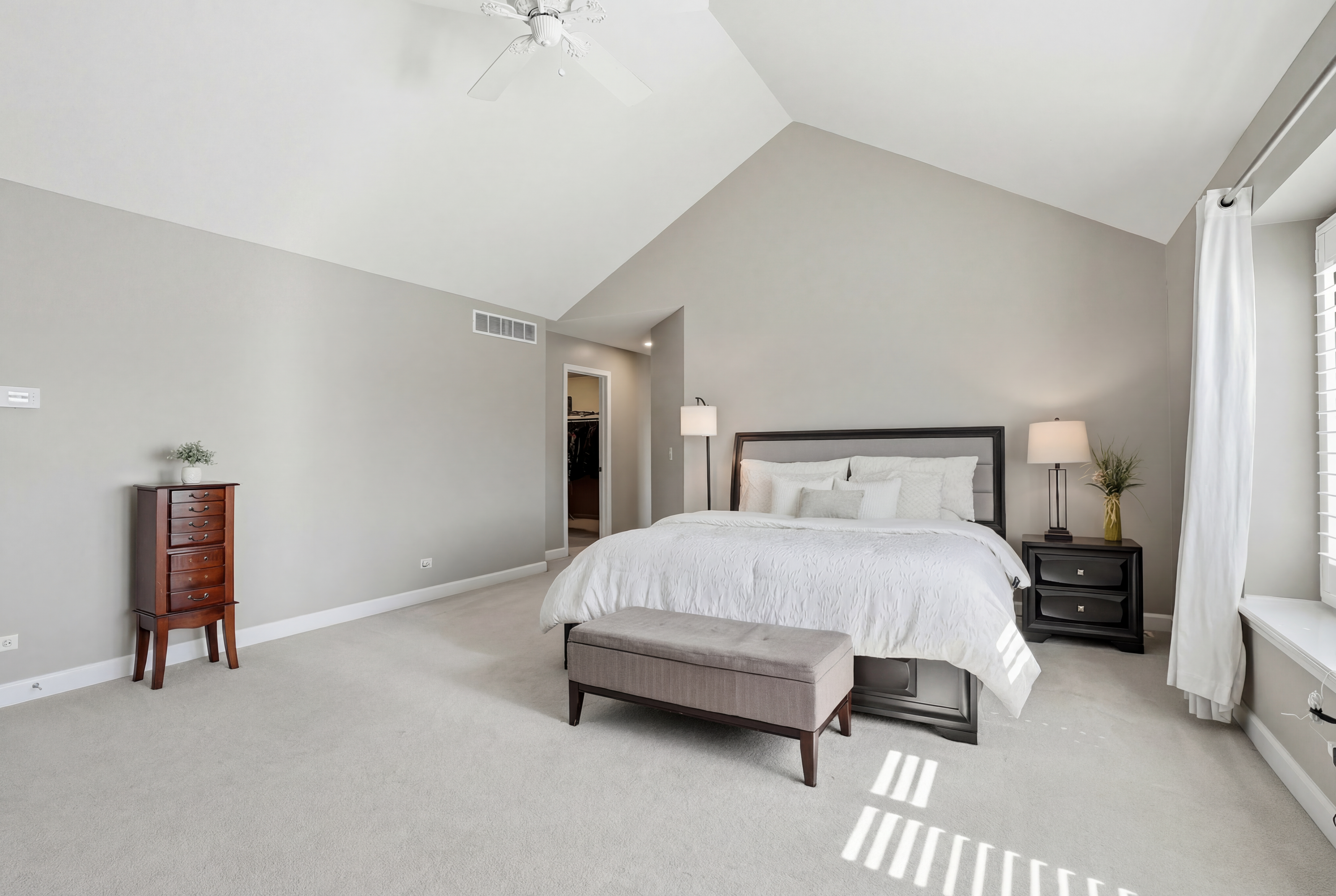  The Crown Jewel of Tall Grass: Waterfront Privacy Meets the Ultimate Layout - 物件實景