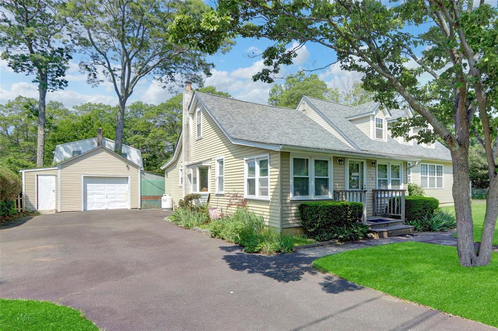 Mastic Beach, New York, 11951, United States, 5 Bedrooms Bedrooms, ,3 BathroomsBathrooms,Residential,For Sale,1974757