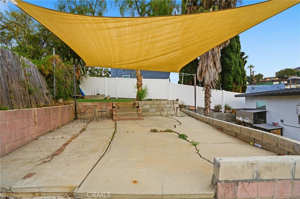 Los Angeles, California, 90063, United States, 2 Bedrooms Bedrooms, ,1 BathroomBathrooms,Residential,For Sale,1990797