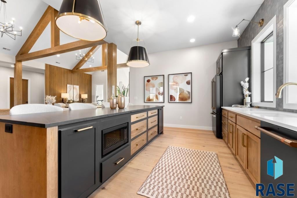 Sioux Falls, South Dakota, 57110, United States, 4 Bedrooms Bedrooms, ,3 BathroomsBathrooms,Residential,For Sale,2005284