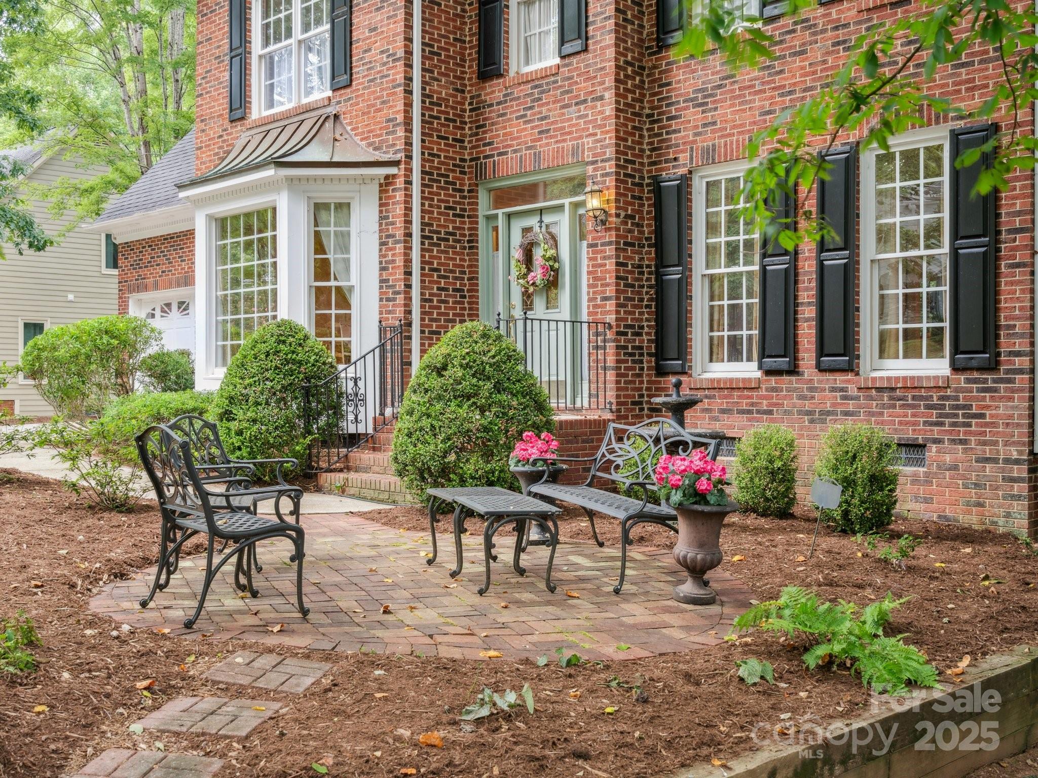Matthews, North Carolina, 28105, United States, 5 Bedrooms Bedrooms, ,4 BathroomsBathrooms,Residential,For Sale,1905992