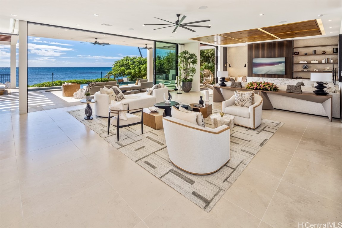 Honolulu, Hawaii, 96816, United States, 5 Bedrooms Bedrooms, ,8 BathroomsBathrooms,Residential,For Sale,1705009
