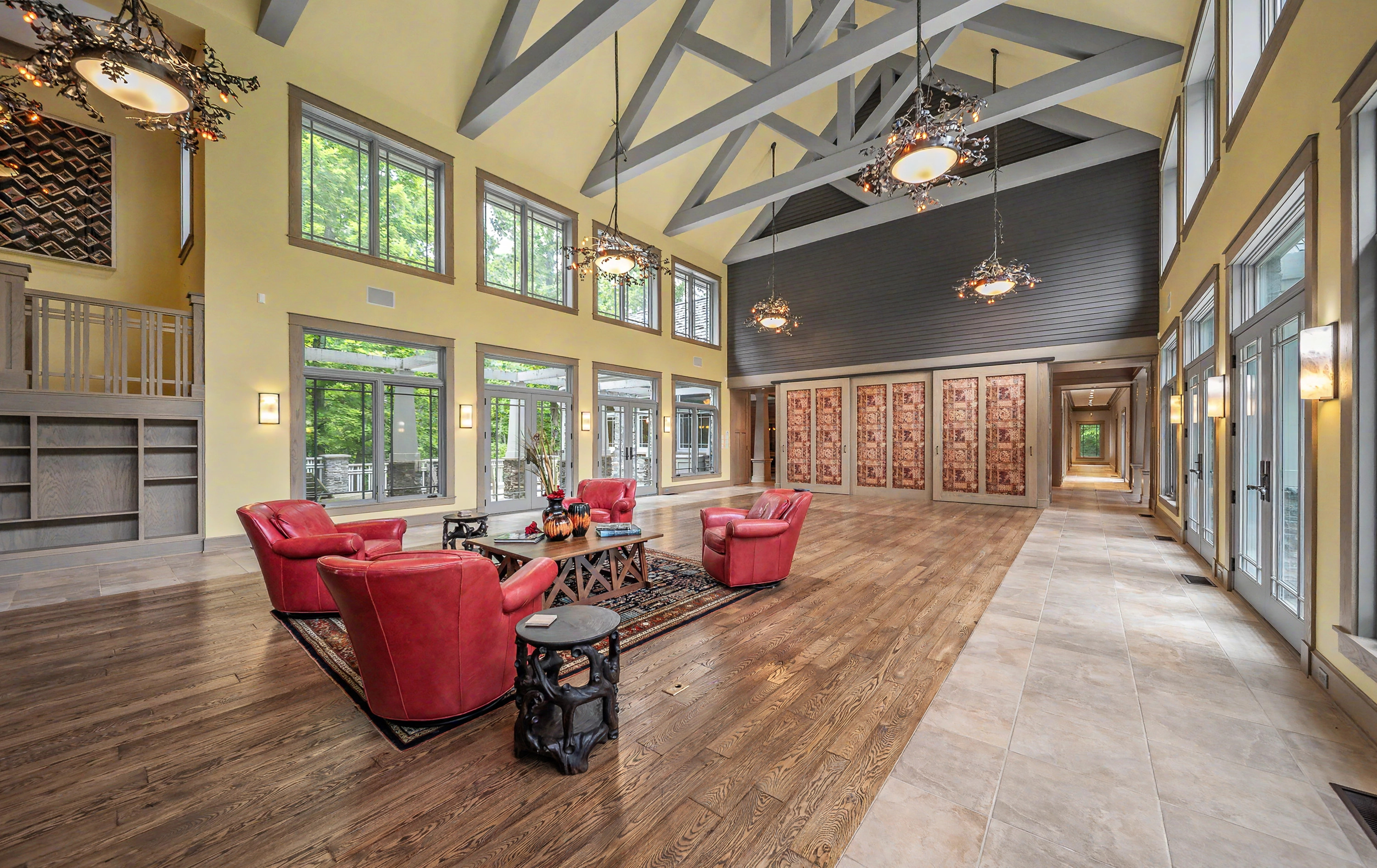  Stunning Prairie-Inspired Estate on 16 Acres of Scenic Woodlands - 物件實景