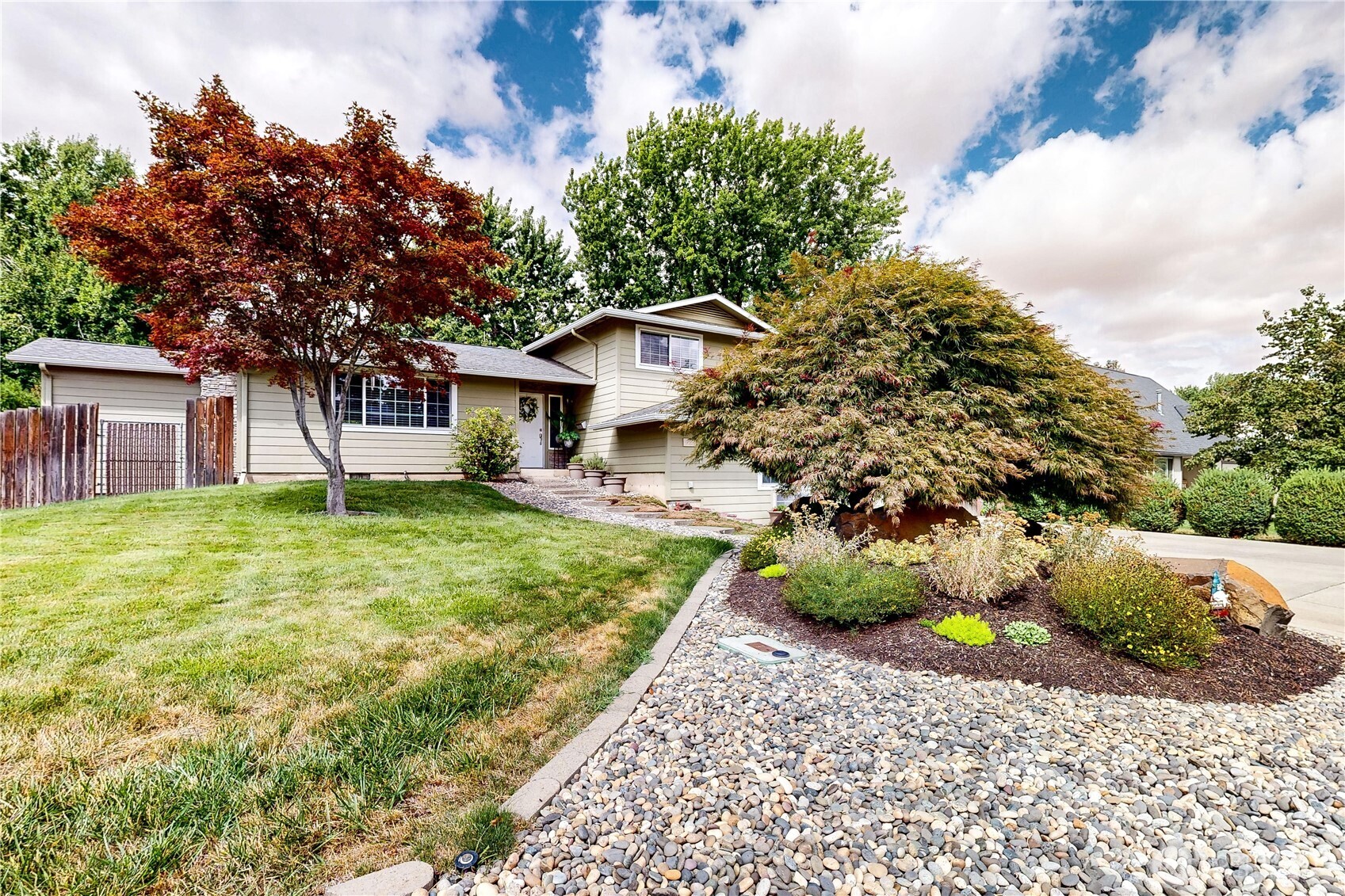 Walla Walla, Washington, 99362, United States, 4 Bedrooms Bedrooms, ,3 BathroomsBathrooms,Residential,For Sale,1918786