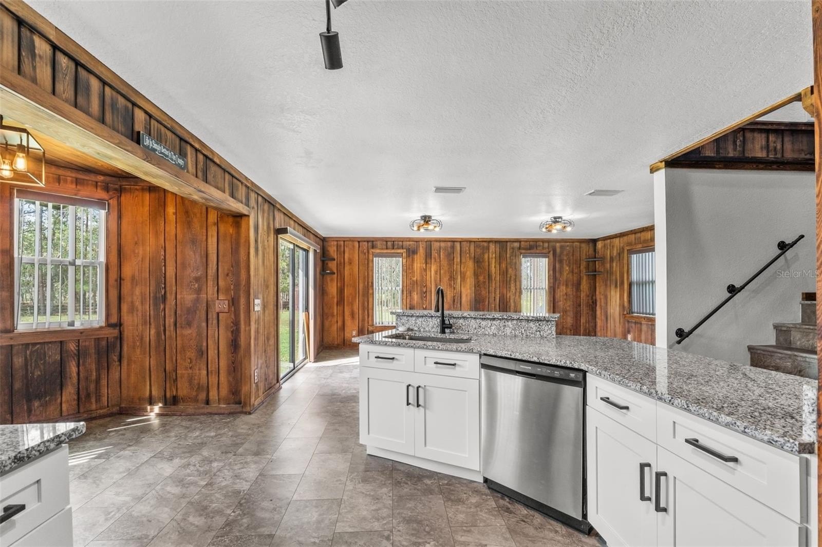 FROSTPROOF, Florida, 33843, United States, 4 Bedrooms Bedrooms, ,3 BathroomsBathrooms,Residential,For Sale,1864112