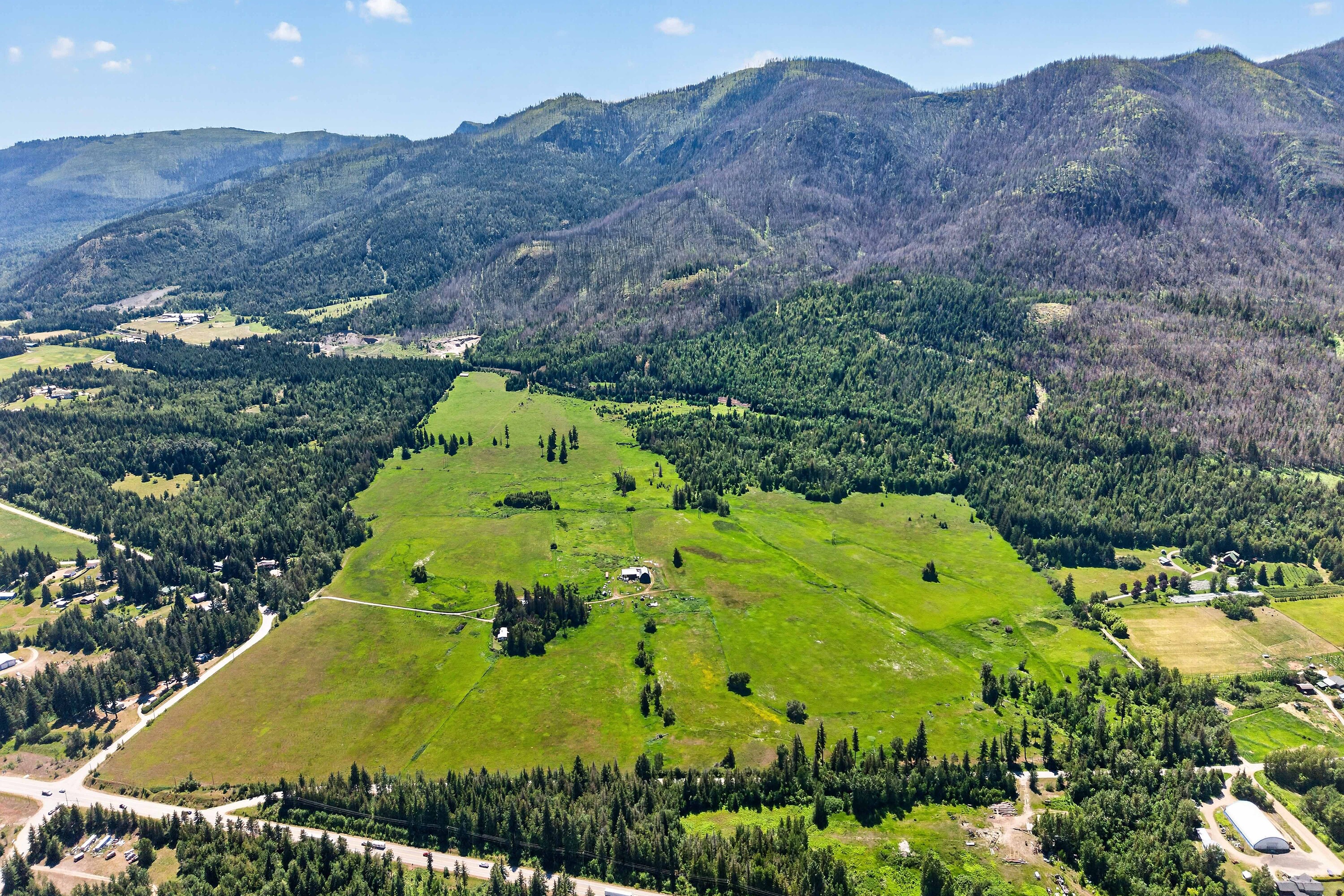  158 Acre Lakeview Homestead - 物件實景