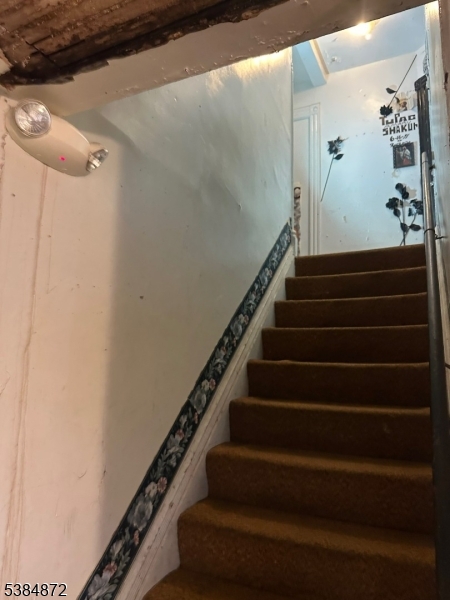 Irvington Twp., New Jersey, 07111, United States, 6 Bedrooms Bedrooms, ,4 BathroomsBathrooms,Residential,For Sale,1947988