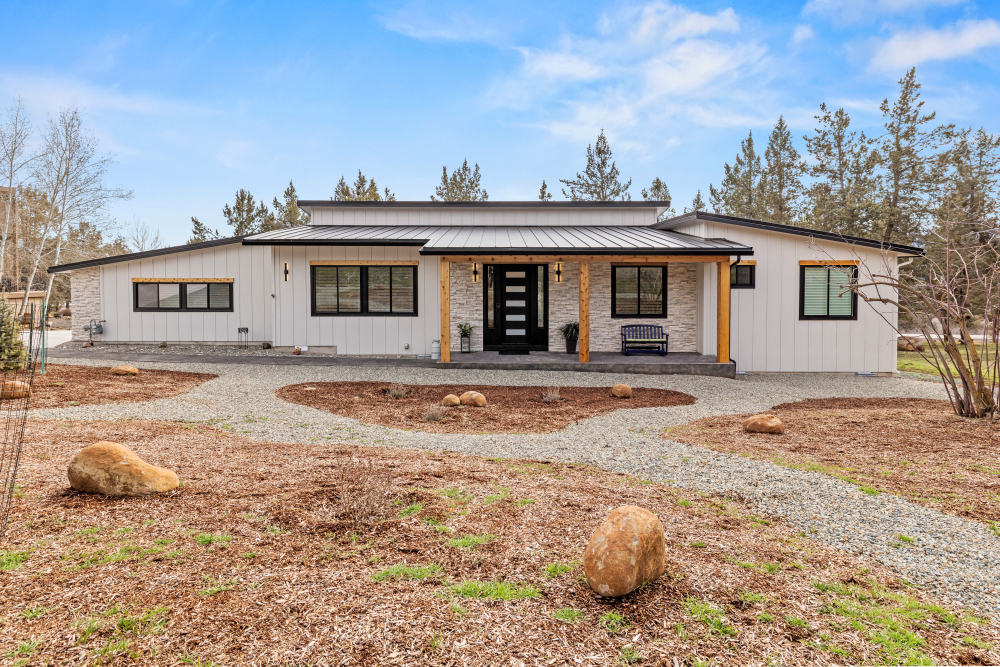 KLAMATH FALLS, Oregon, 97601, United States, 4 Bedrooms Bedrooms, ,3 BathroomsBathrooms,Residential,For Sale,2044065