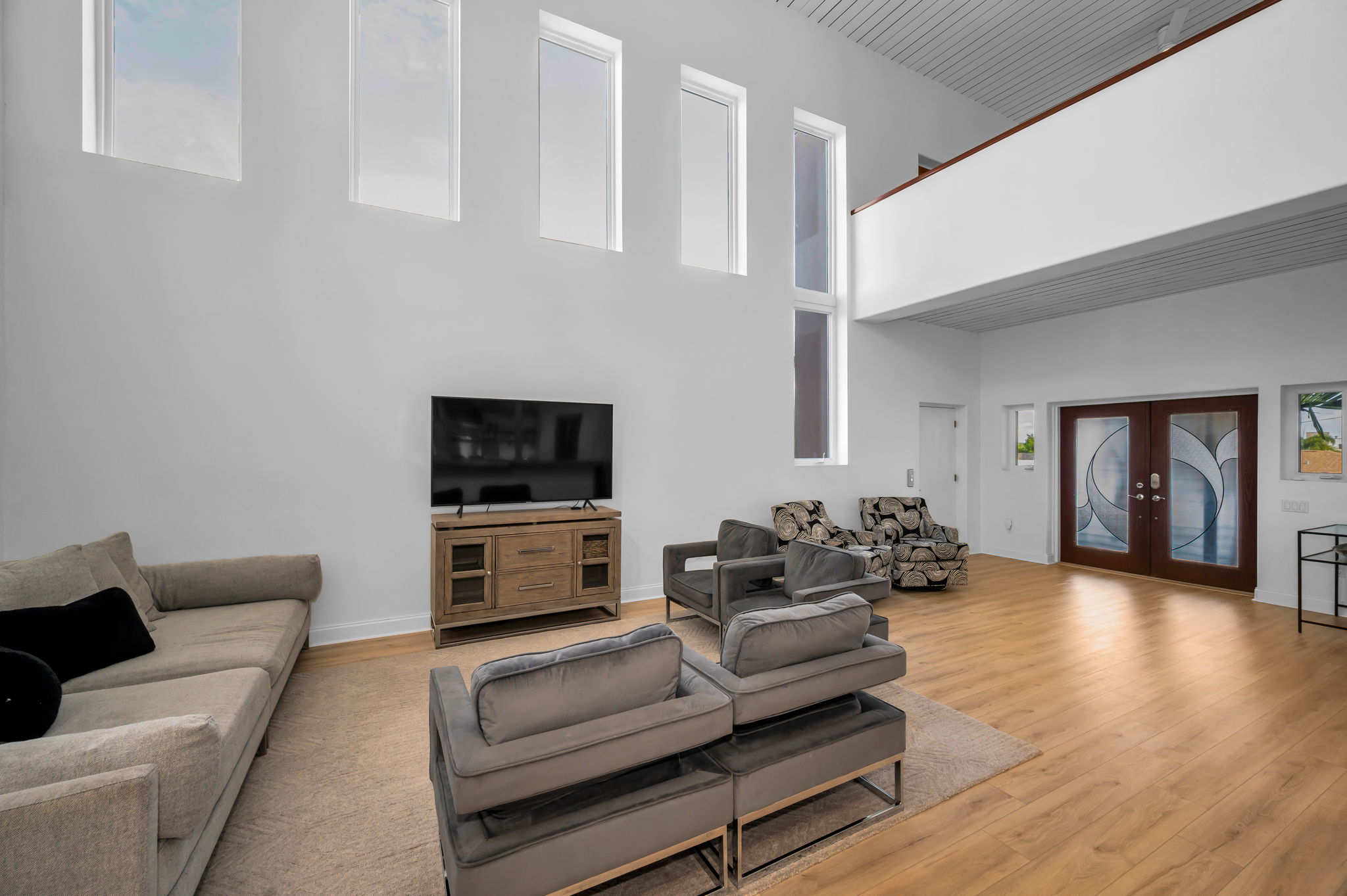 Treasure Island, Florida, 33706, United States, 3 Bedrooms Bedrooms, ,3 BathroomsBathrooms,Residential,For Sale,1996419