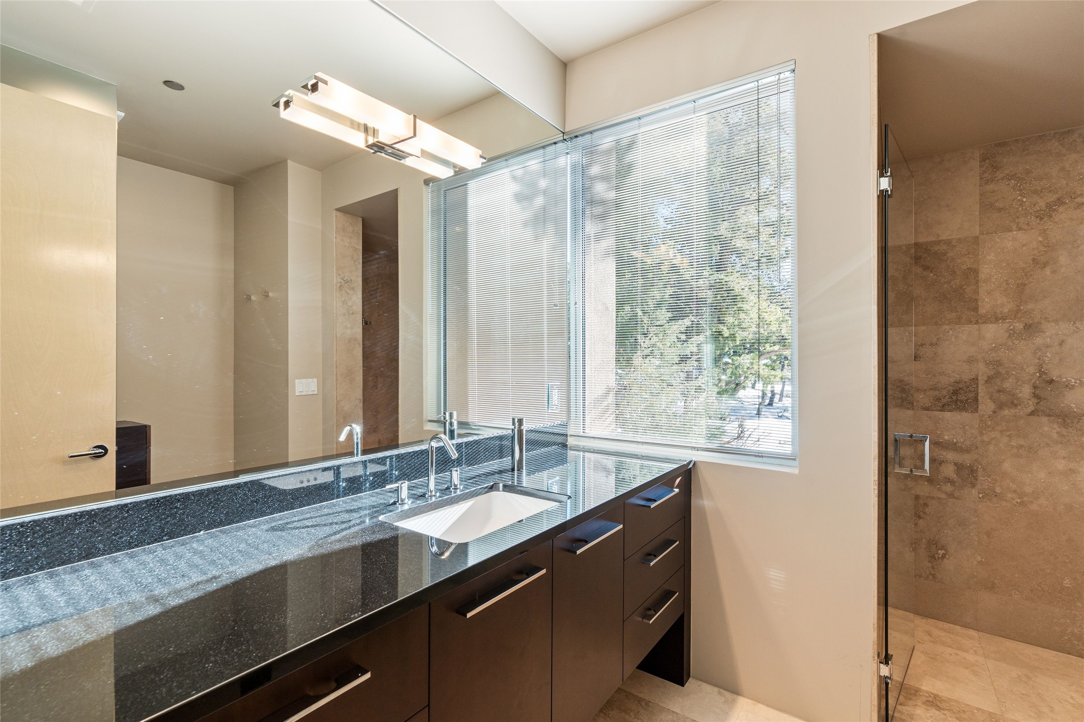  1135 S Summit Drive - 物件實景