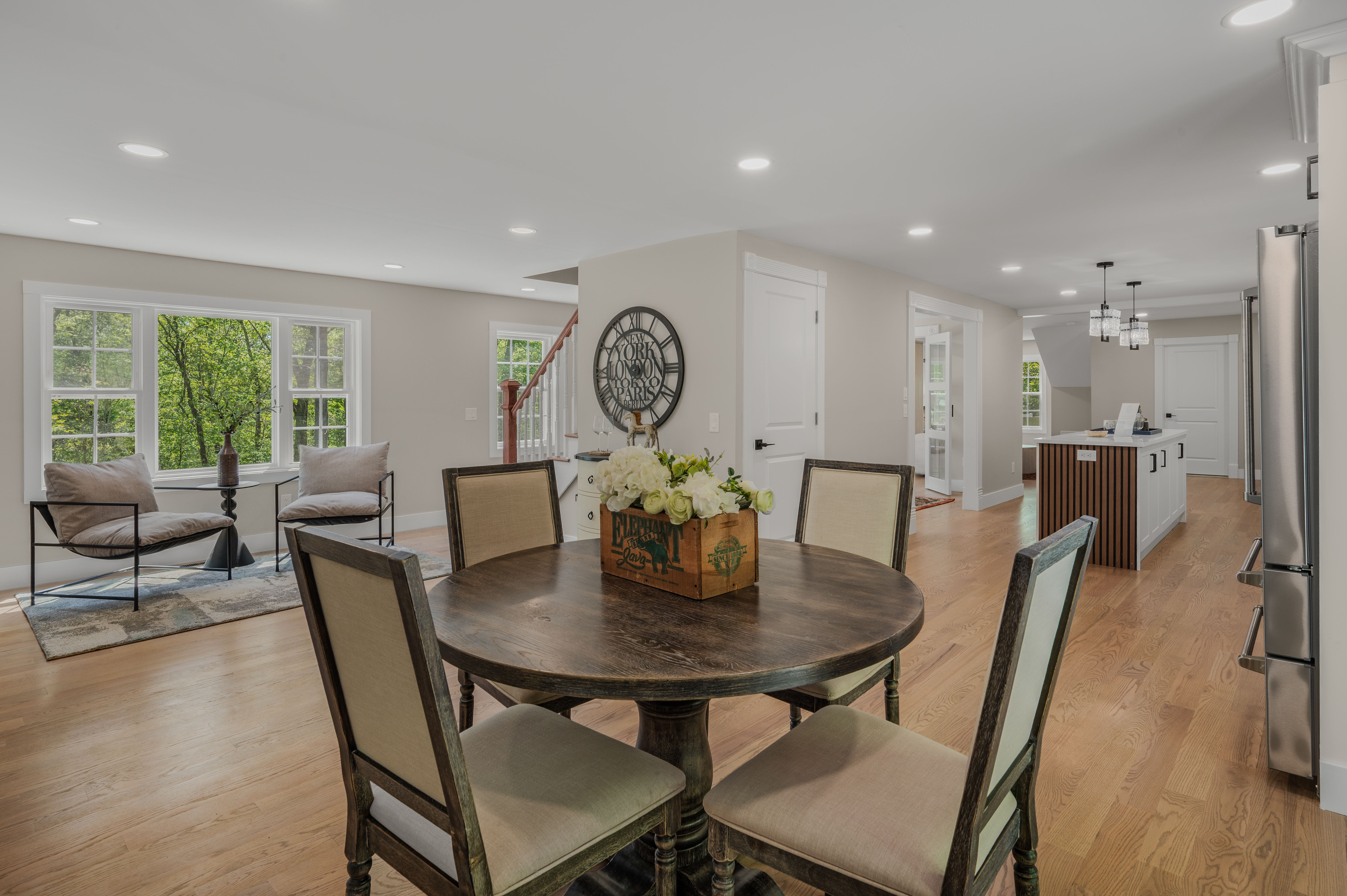  Beautiful and Spacious Colonial Home on 2.55 Acres - 物件實景