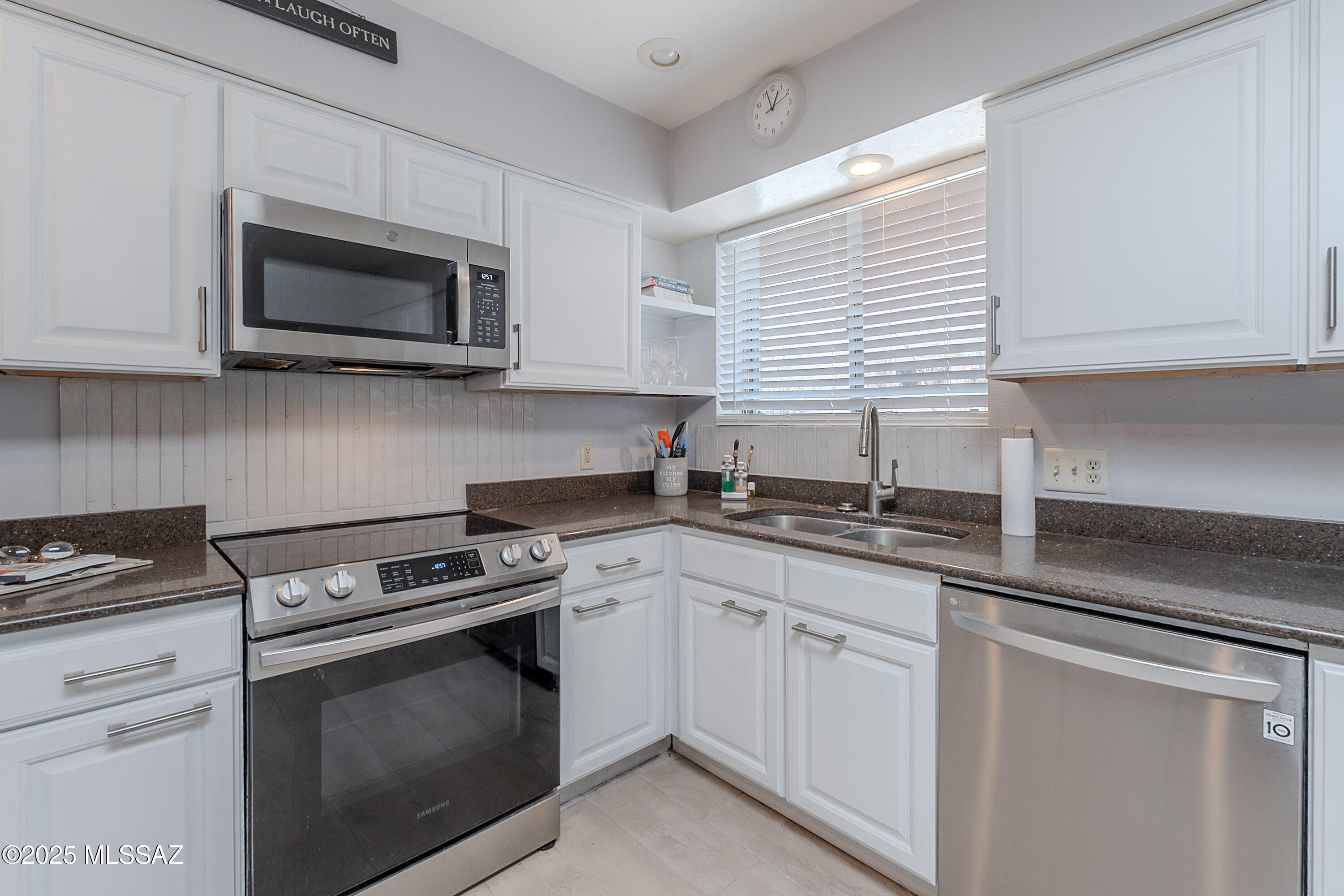 Tucson, Arizona, 85745, United States, 3 Bedrooms Bedrooms, ,2 BathroomsBathrooms,Residential,For Sale,1857796