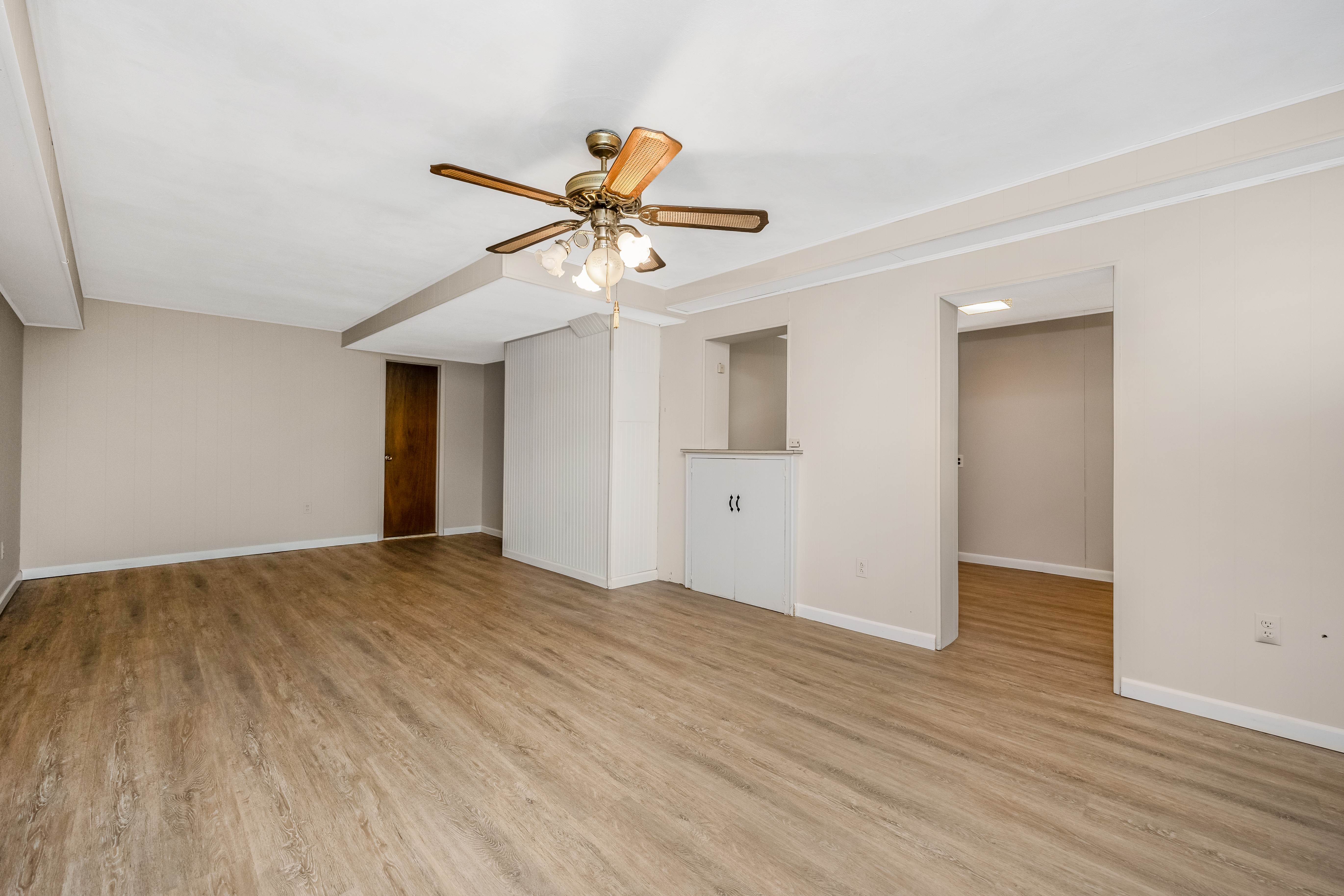 West Babylon, New York, 11704, United States, 5 Bedrooms Bedrooms, ,3 BathroomsBathrooms,Residential,For Sale,2048080