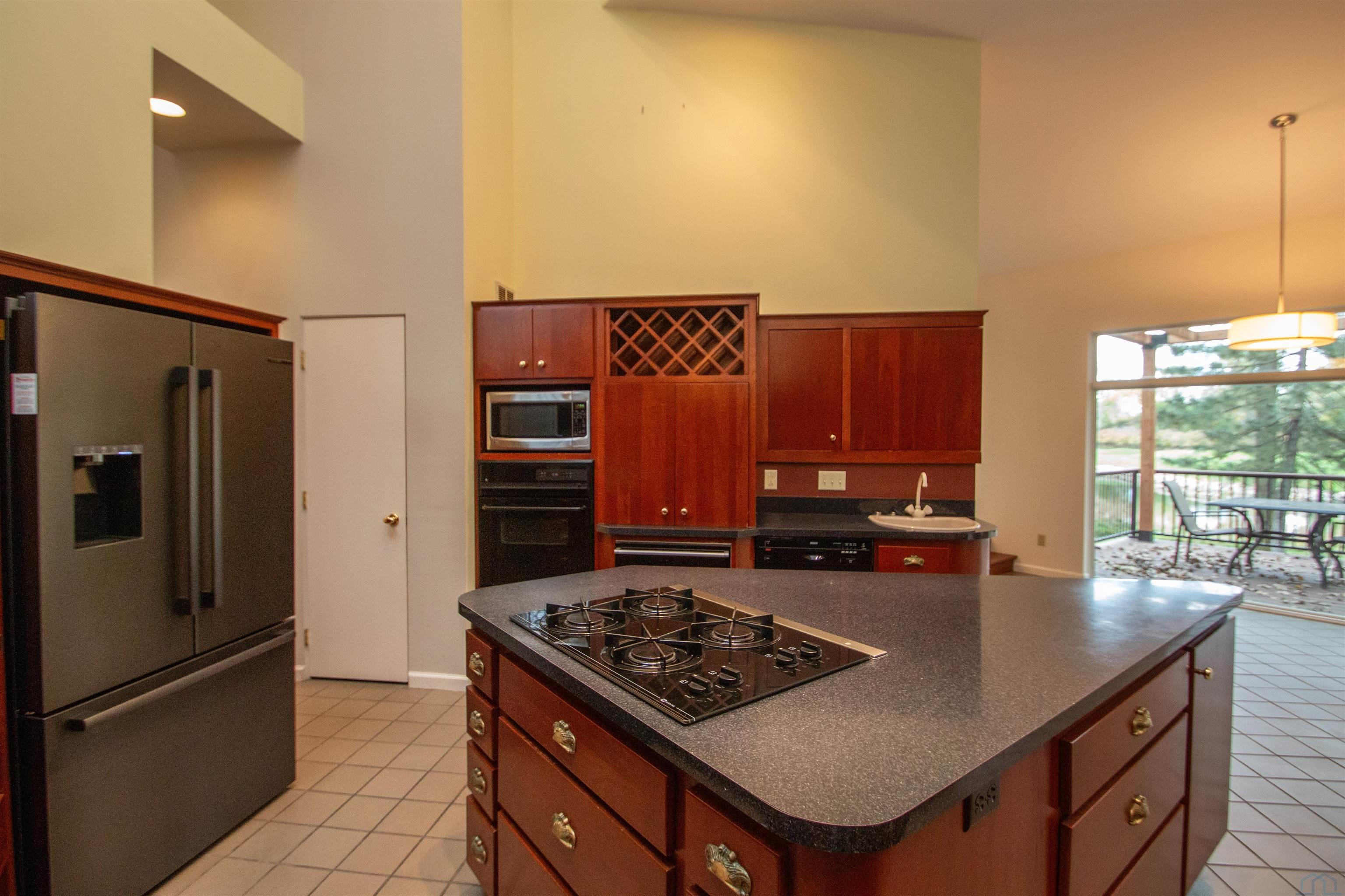 Dakota Dunes, South Dakota, 57049, United States, 4 Bedrooms Bedrooms, ,4 BathroomsBathrooms,Residential,For Sale,1977162