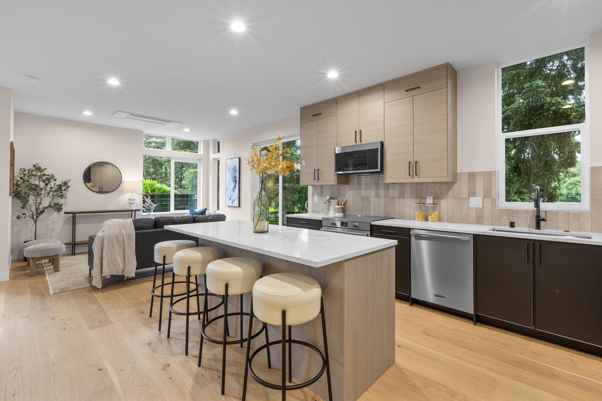  4235 S Bradford St, Seattle, WA 98118 - 物件實景