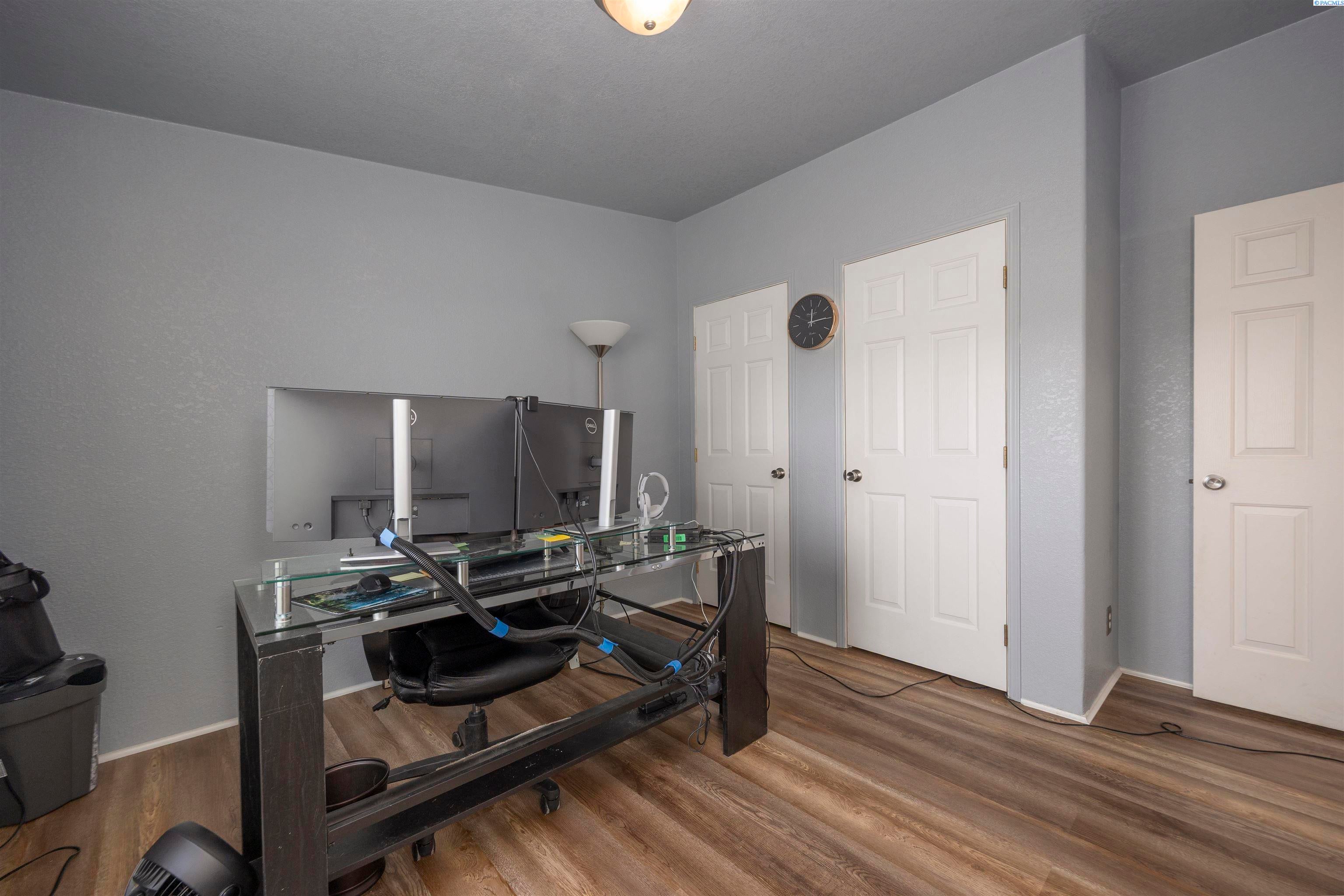 Benton City, Washington, 99320, United States, 3 Bedrooms Bedrooms, ,2 BathroomsBathrooms,Residential,For Sale,1983033