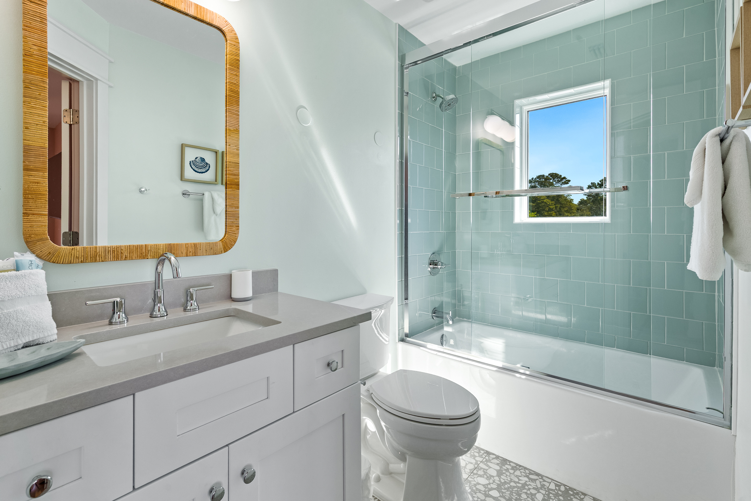  Grand Coastal Retreat With Carriage House And Resort-Style Pool - 物件實景