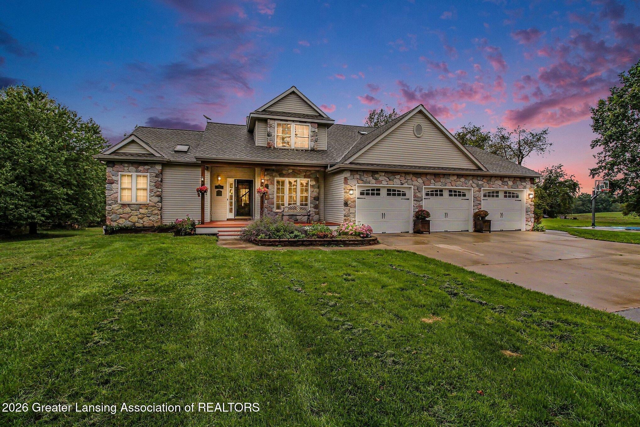 Scotch Hollow Dr, Bath, MI 48808