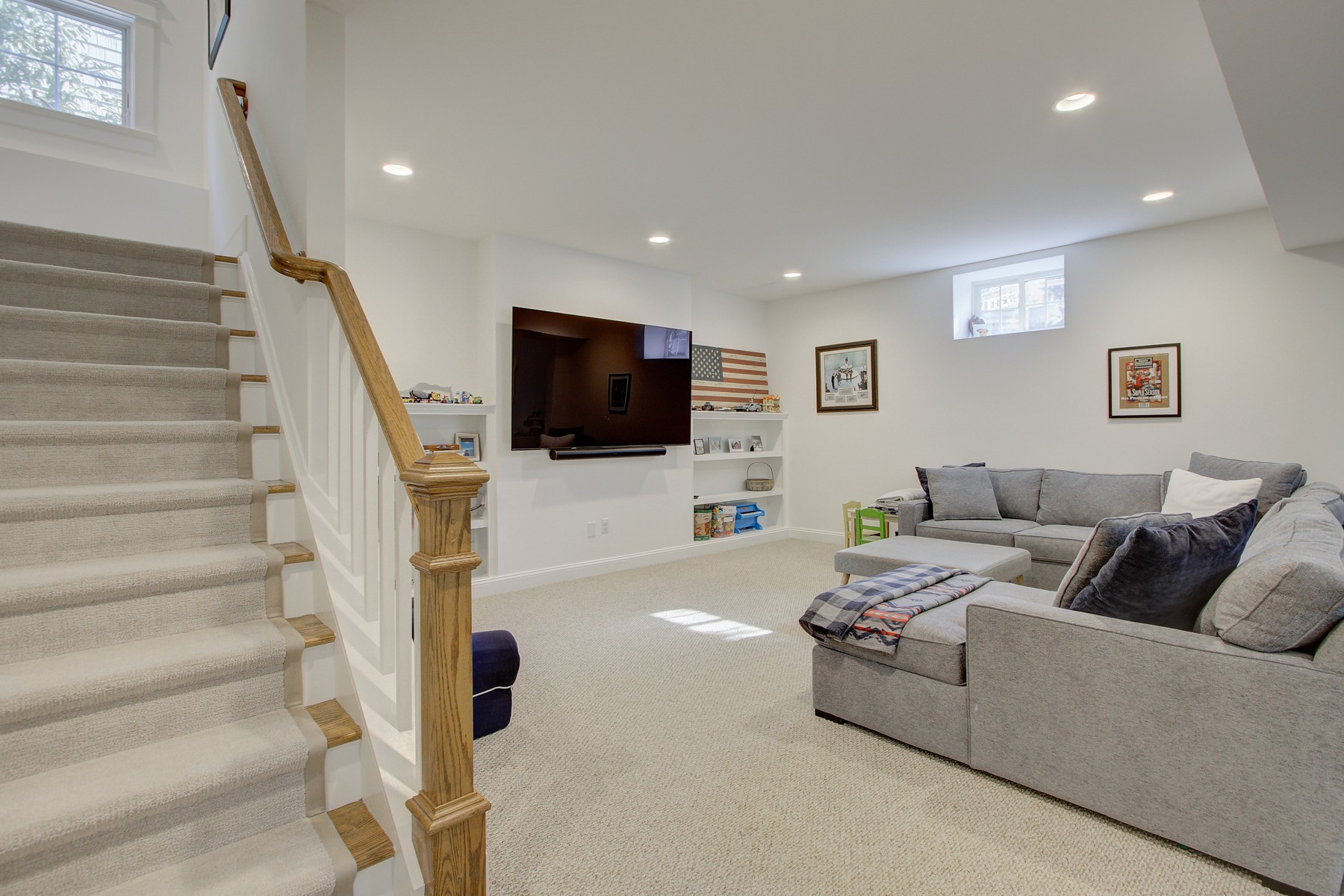  Beautifully designed home offers the perfect blend of comfort, style, - 物件實景