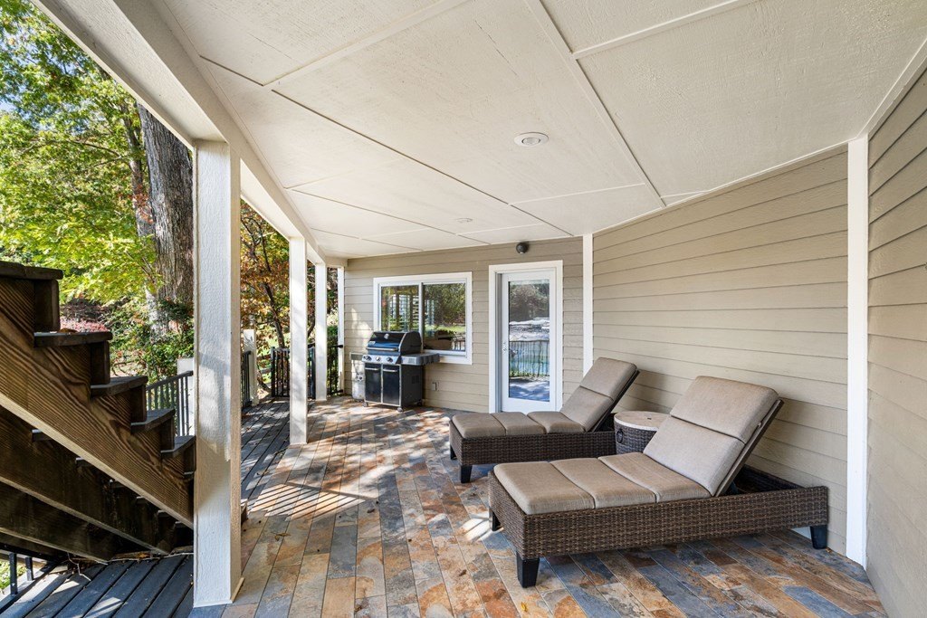 Hiawassee, Georgia, 30546, United States, 3 Bedrooms Bedrooms, ,4 BathroomsBathrooms,Residential,For Sale,1978454