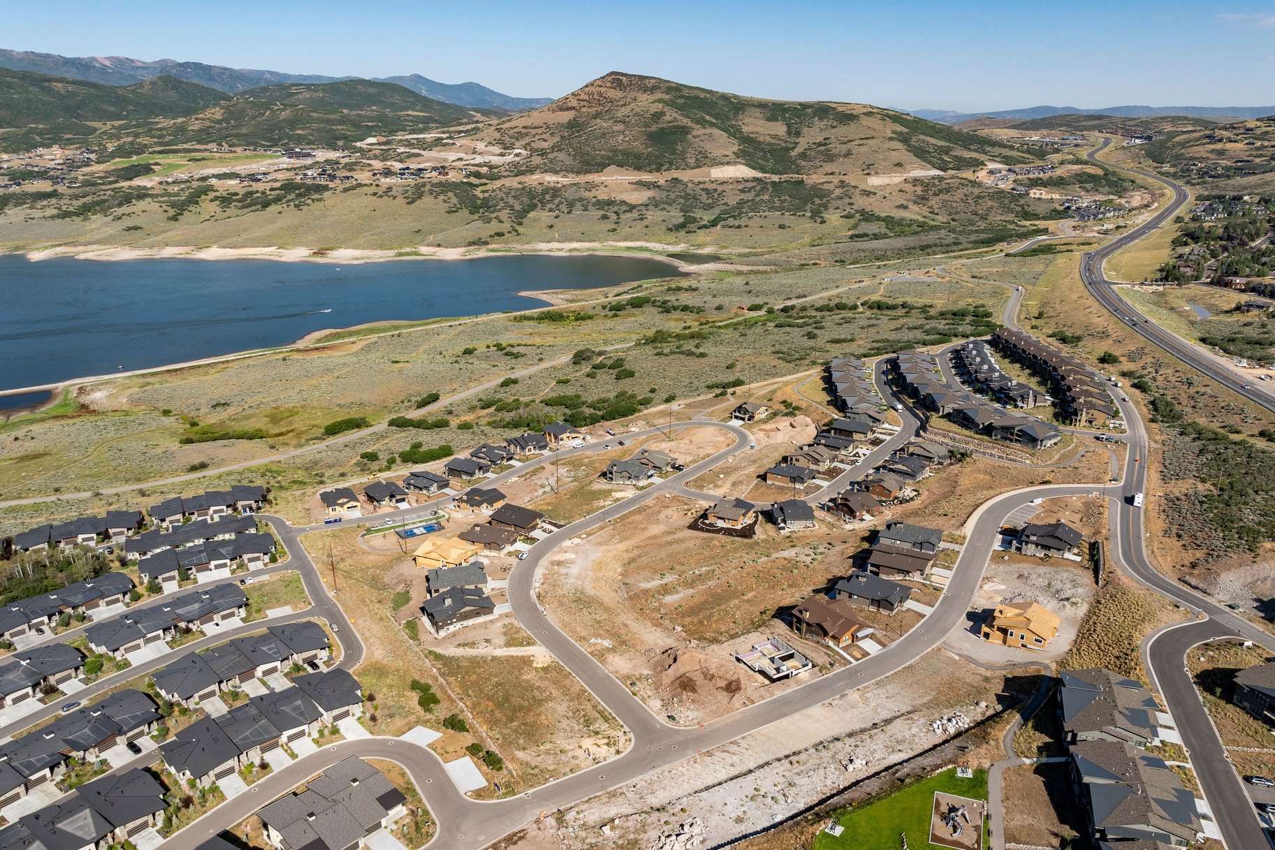  Expansive View Lot Within Lakeview Estates - 物件實景