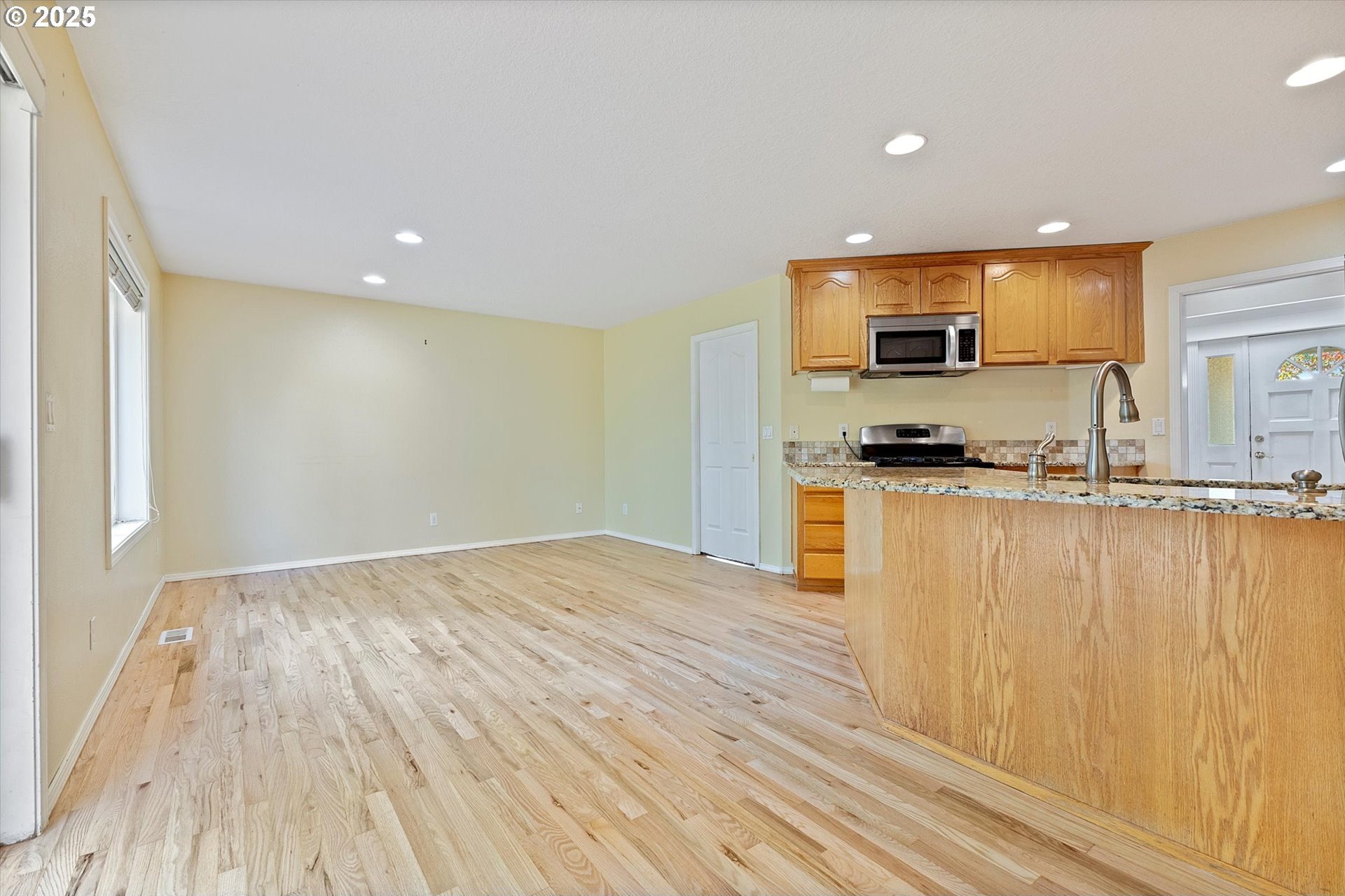 Newberg, Oregon, 97132, United States, 3 Bedrooms Bedrooms, ,2 BathroomsBathrooms,Residential,For Sale,1972944