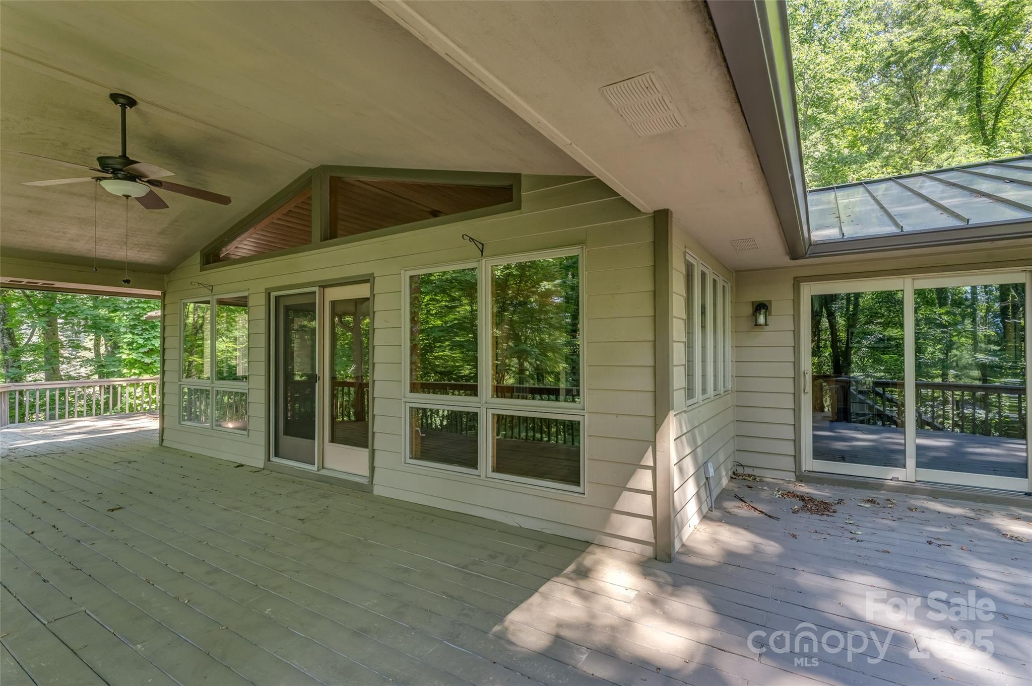 Maggie Valley, North Carolina, 28751, United States, 3 Bedrooms Bedrooms, ,3 BathroomsBathrooms,Residential,For Sale,1976067