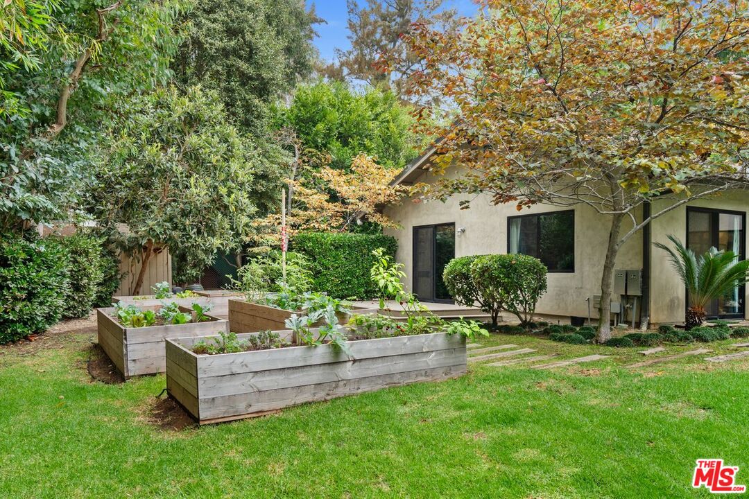 Malibu, California, 90265, United States, 5 Bedrooms Bedrooms, ,3 BathroomsBathrooms,Residential,For Sale,1998415