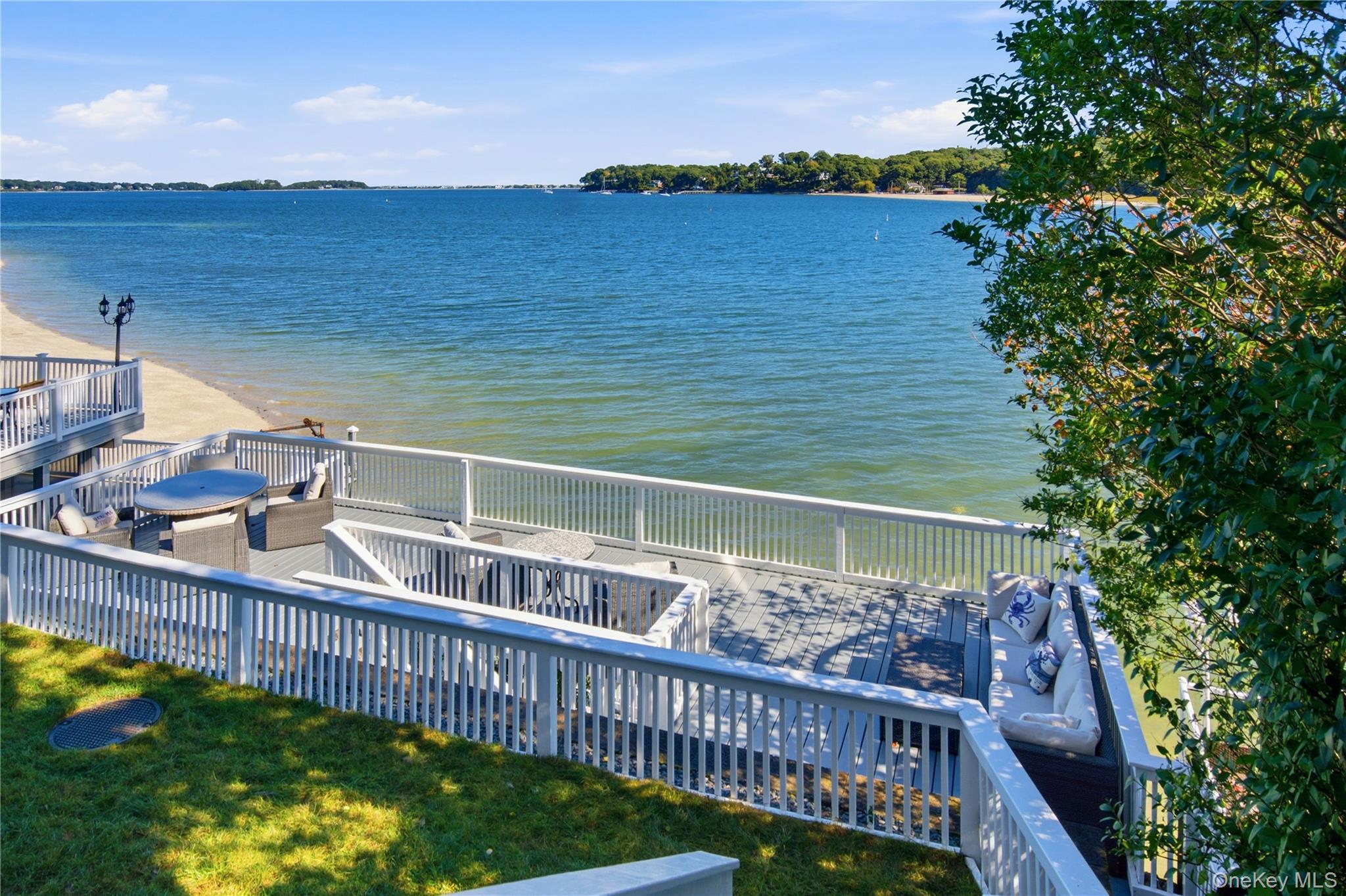  565 Mckinley Terrace, Centerport, NY, 11721 - 物件實景