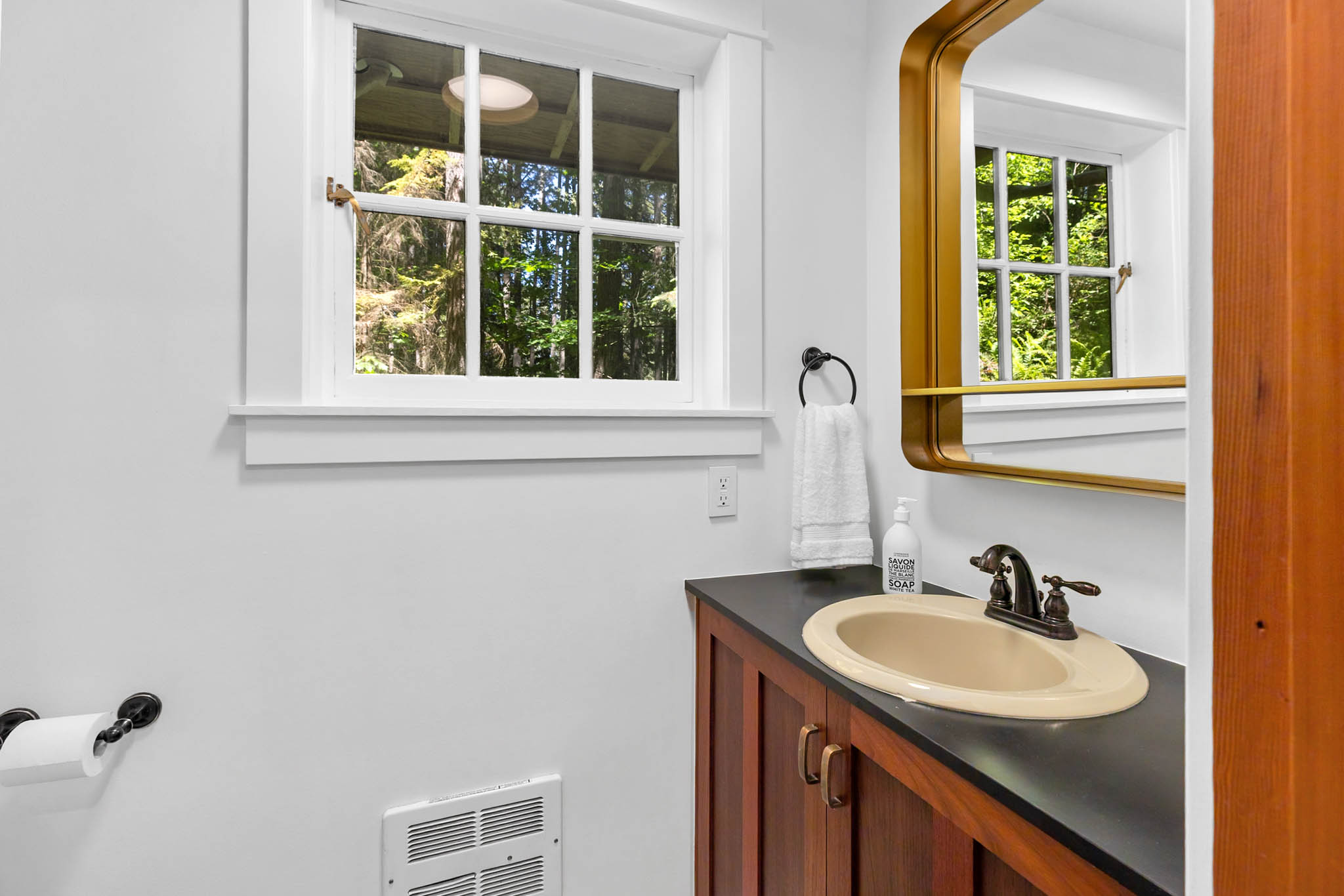  7026 Island Center RD NE, Bainbridge Island, WA 98110 - 物件實景