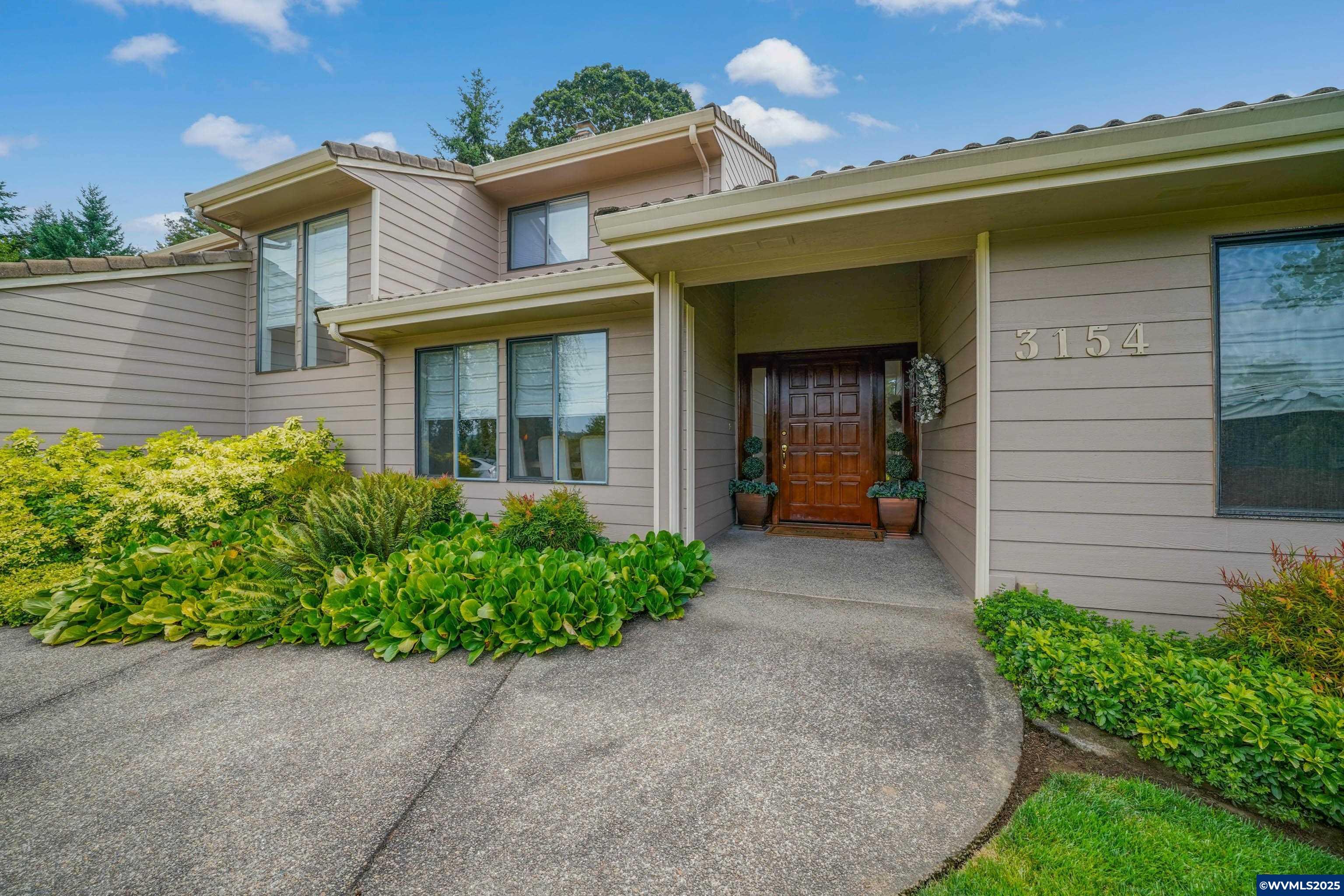 Salem, Oregon, 97302, United States, 5 Bedrooms Bedrooms, ,4 BathroomsBathrooms,Residential,For Sale,1906348