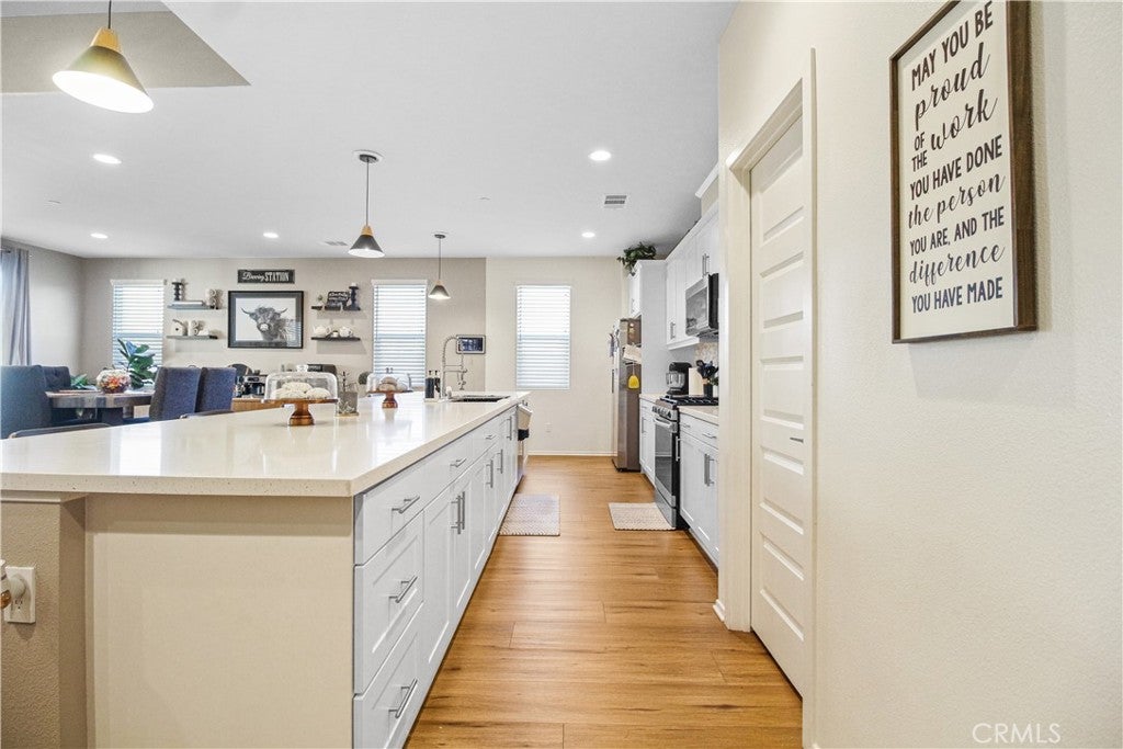 Hesperia, California, 92344, United States, 4 Bedrooms Bedrooms, ,3 BathroomsBathrooms,Residential,For Sale,2016924
